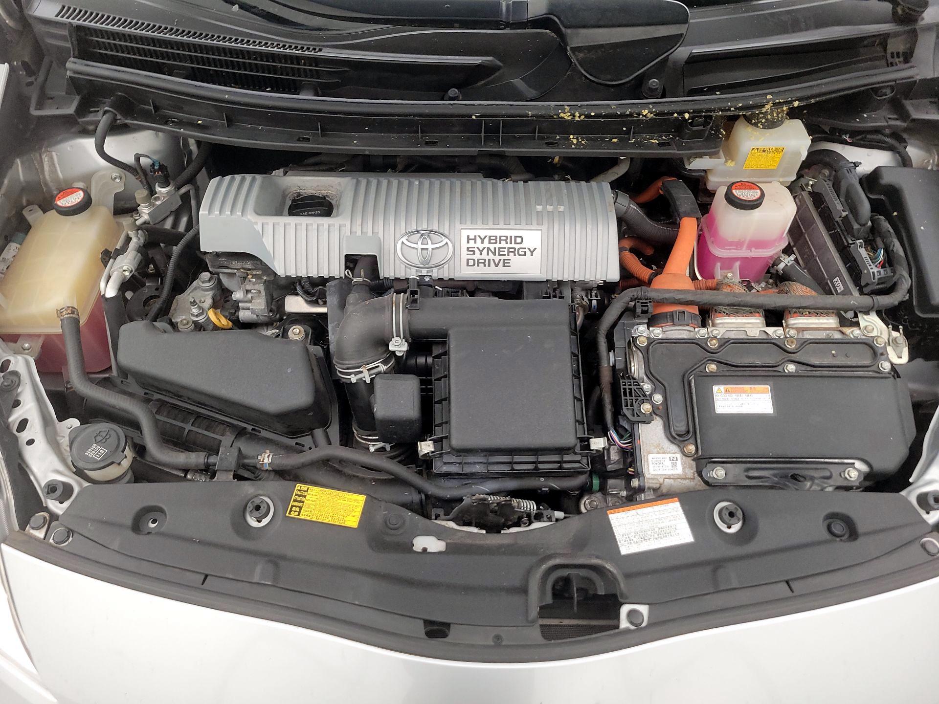 Thumbnail: 2015 Toyota Prius - 18