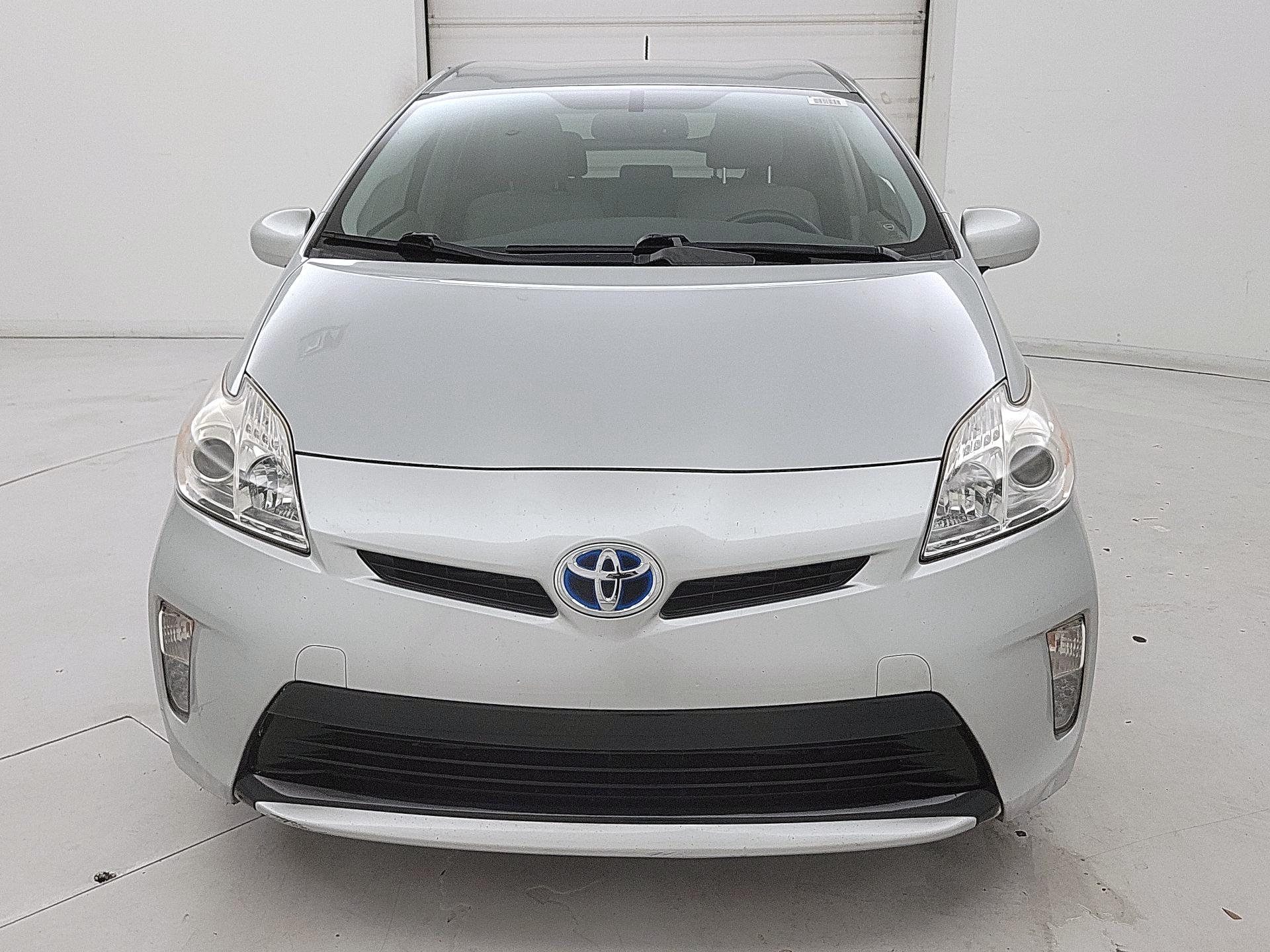 Thumbnail: 2015 Toyota Prius - 2