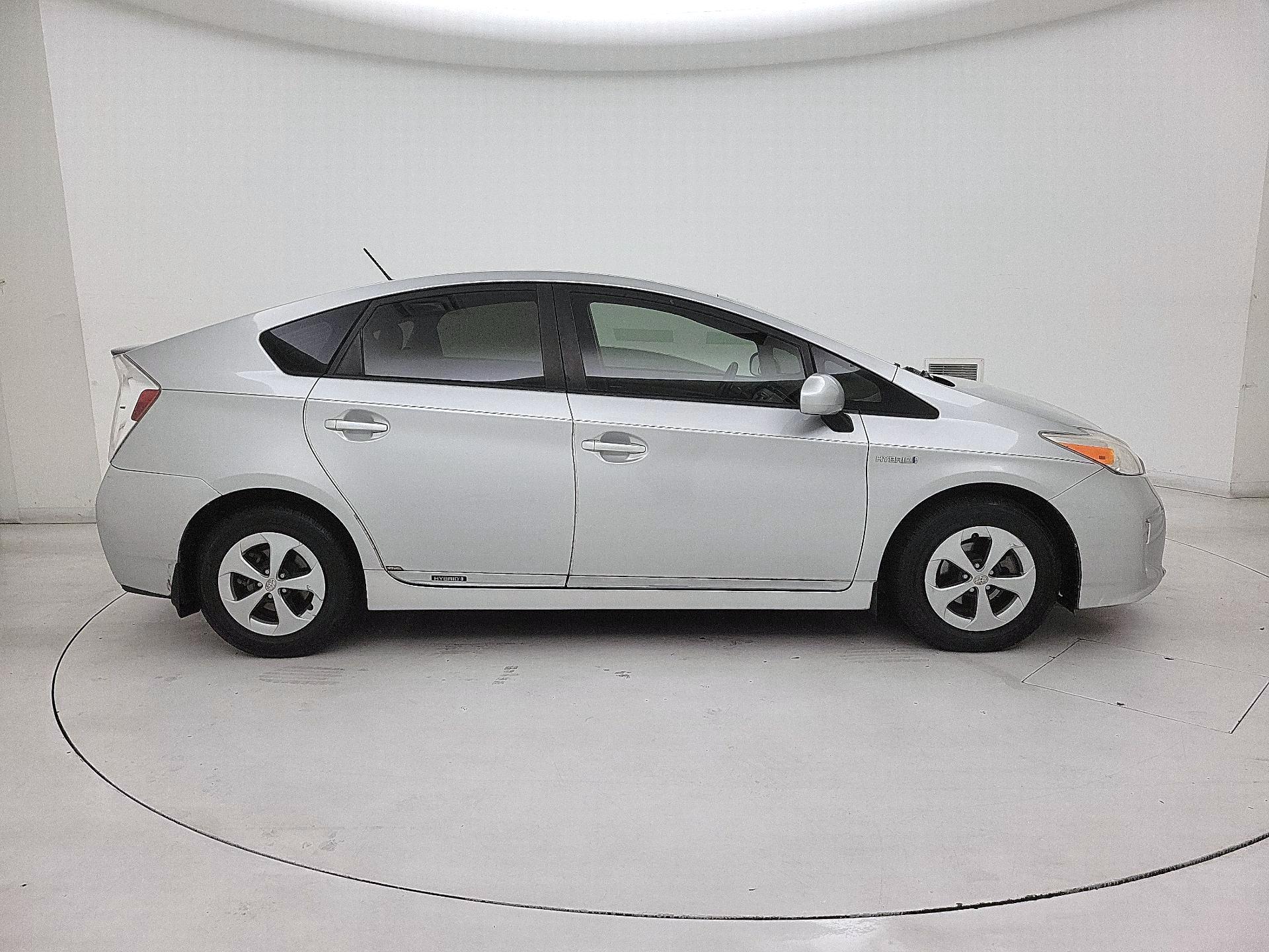 Thumbnail: 2015 Toyota Prius - 4