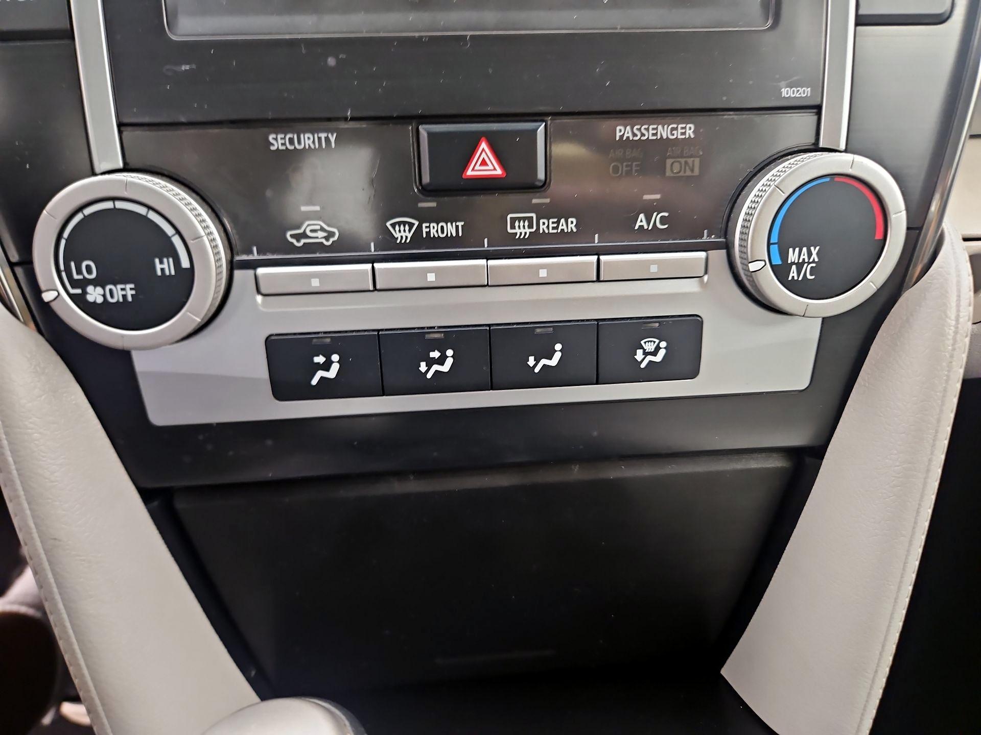Thumbnail: 2014 Toyota Camry - 16