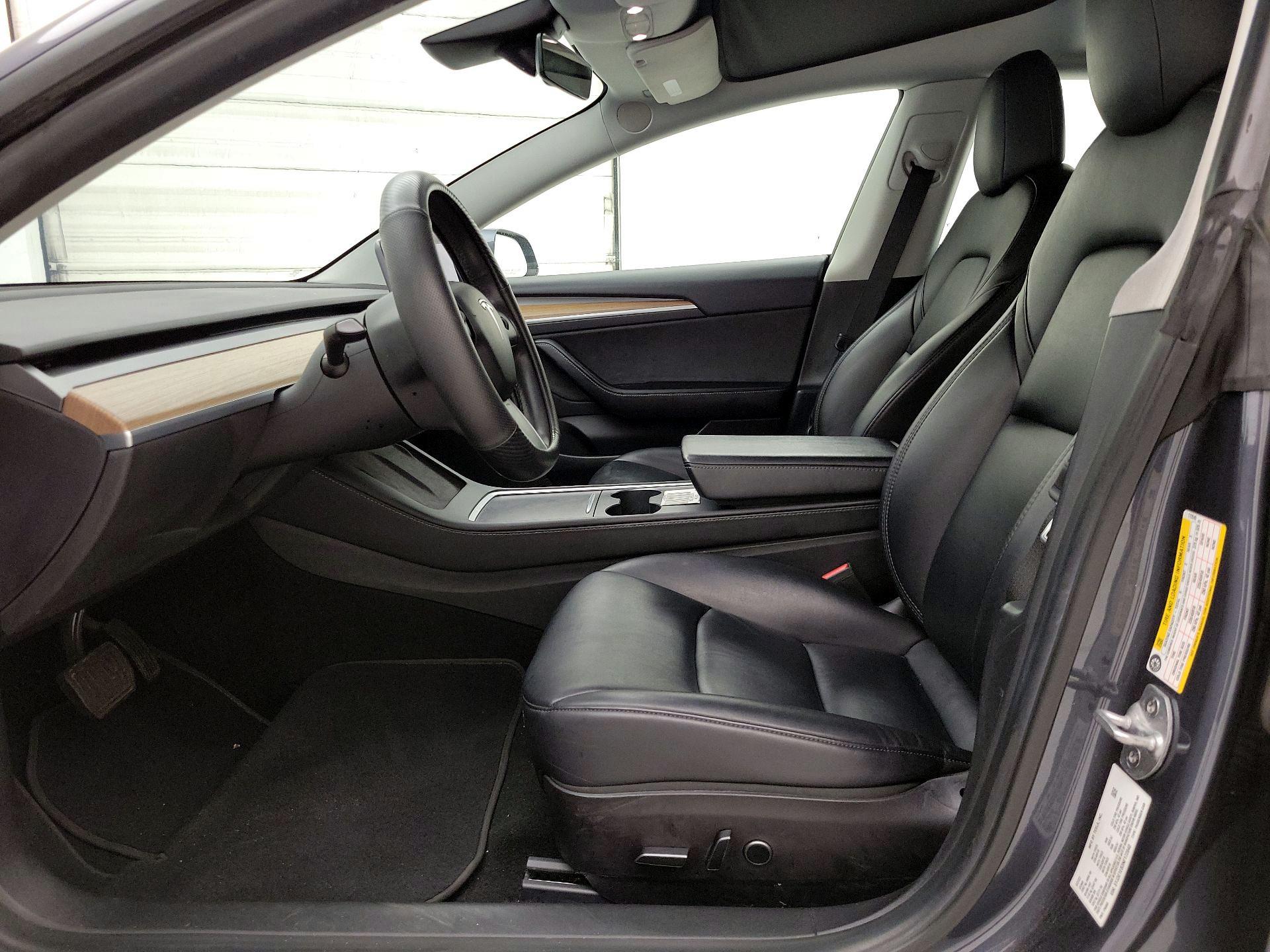 Thumbnail: 2022 Tesla Model 3 - 11