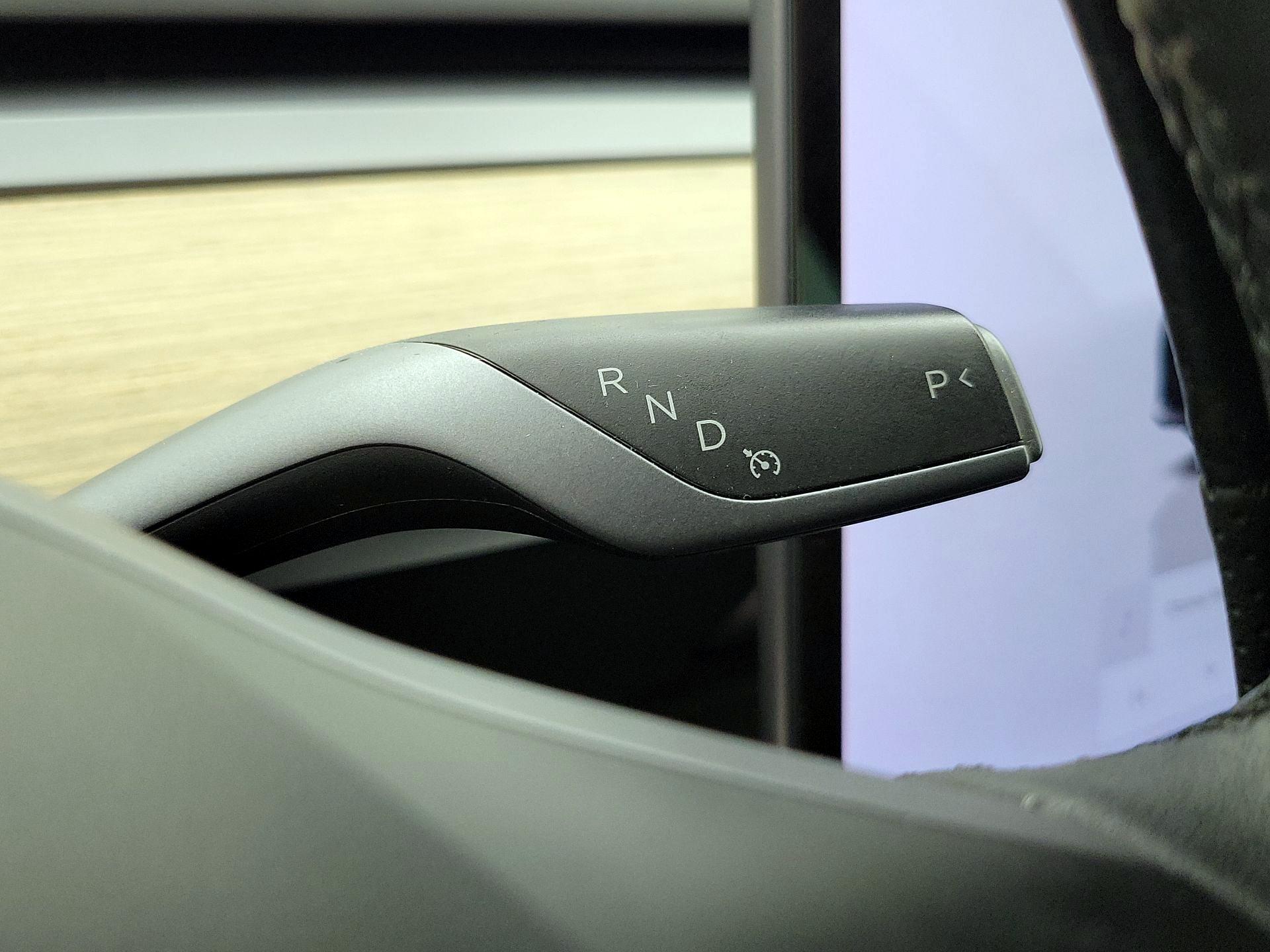 Thumbnail: 2022 Tesla Model 3 - 16