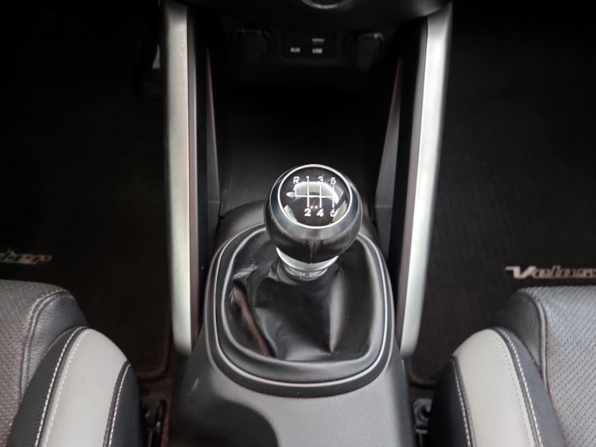 Thumbnail: 2016 Hyundai Veloster - 17