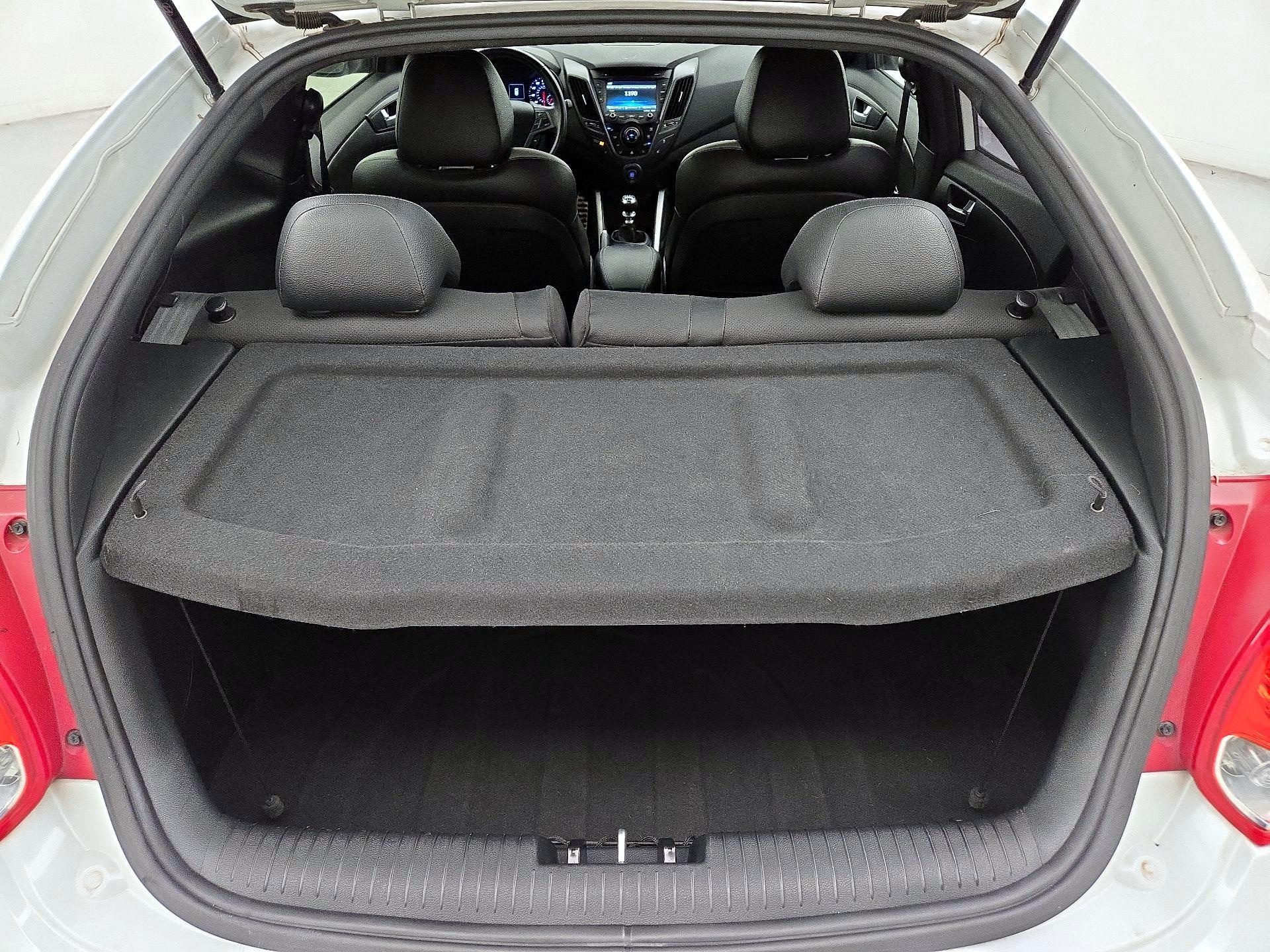 Thumbnail: 2016 Hyundai Veloster - 20