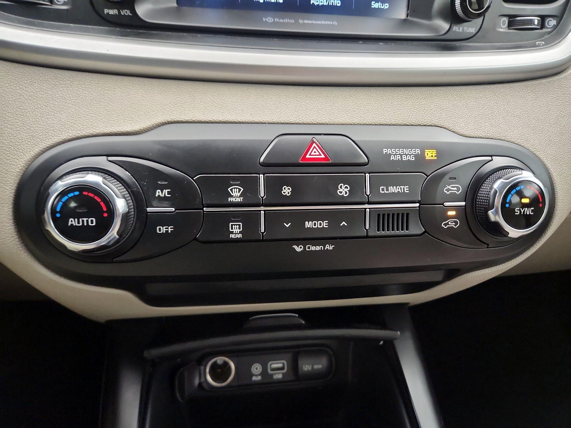 Thumbnail: 2018 Kia Sorento - 16