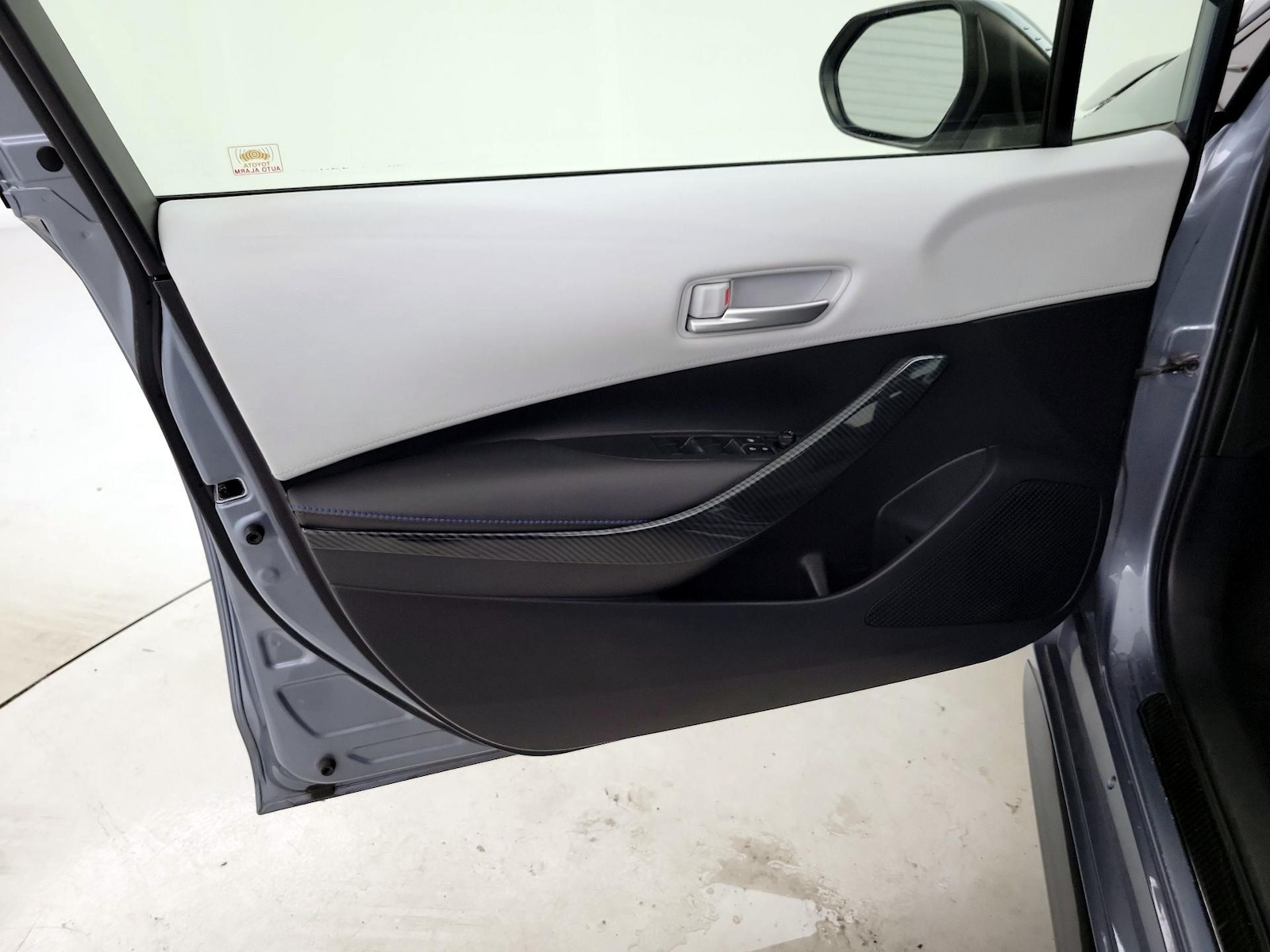 2020 Toyota Corolla SE - Photo 13