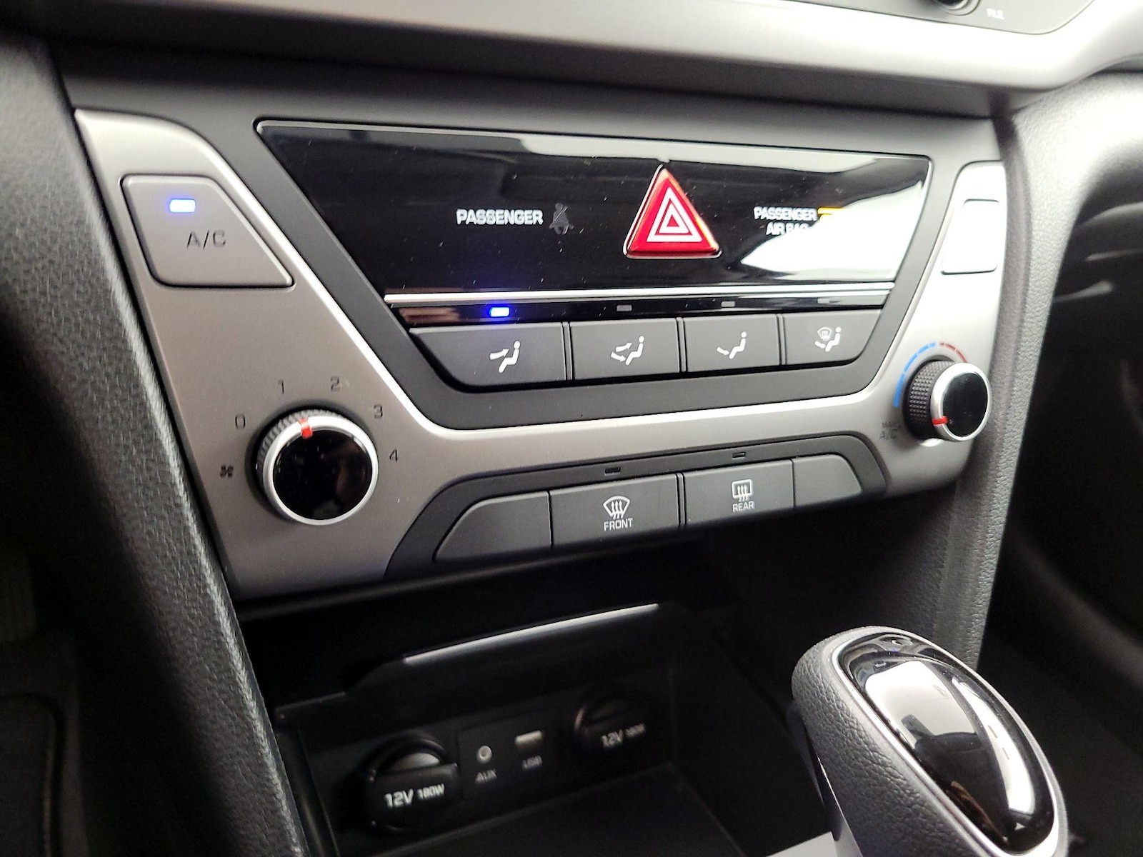 2018 Hyundai Elantra SE - Photo 16