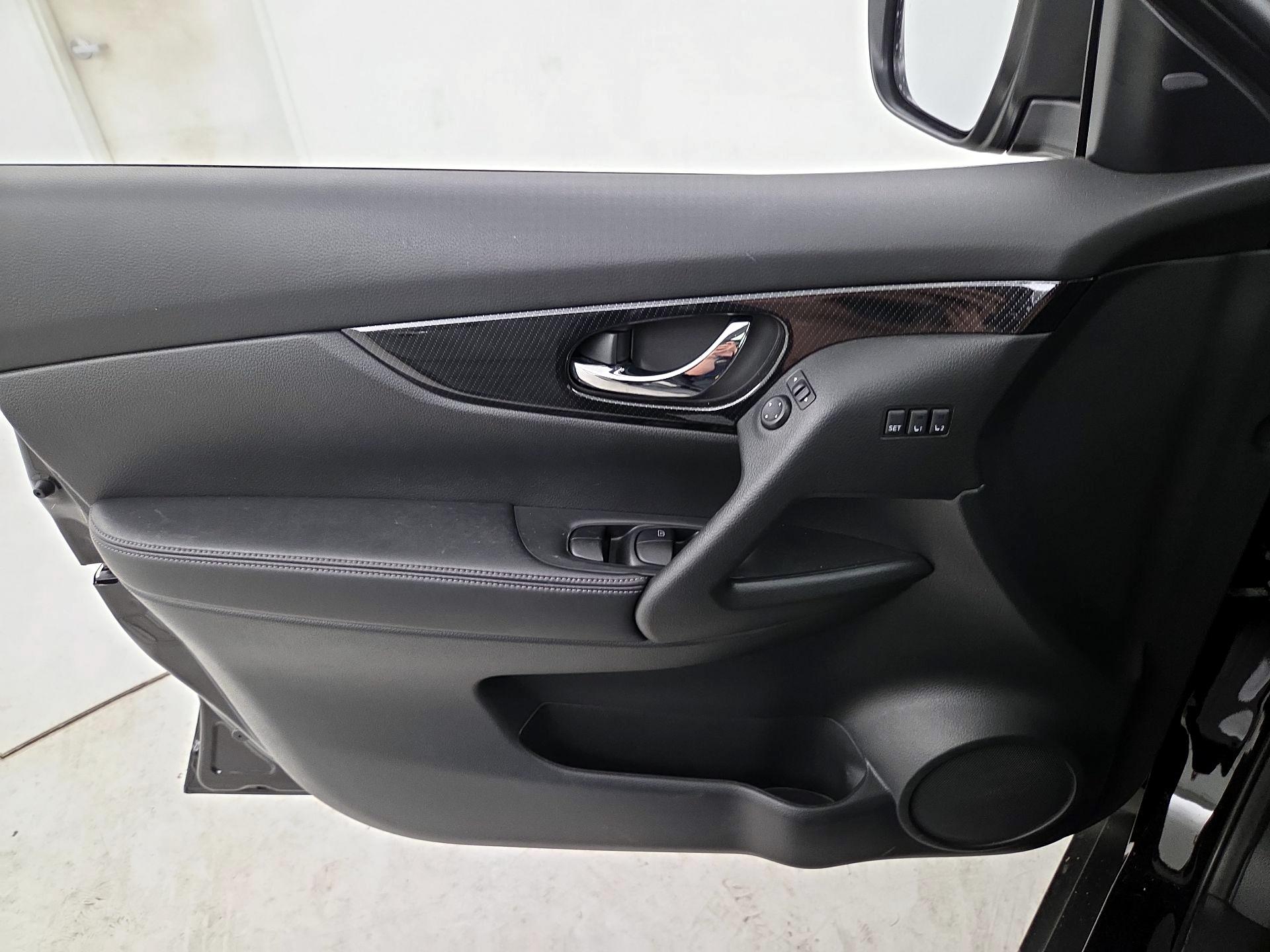 Thumbnail: 2020 Nissan Rogue - 12