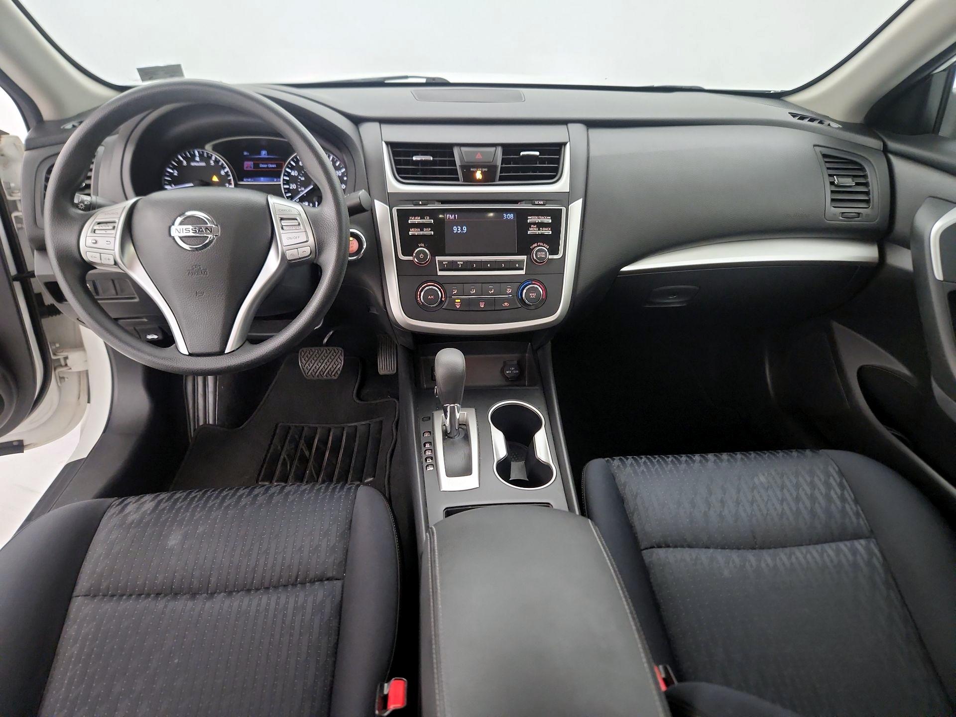 Thumbnail: 2018 Nissan Altima - 9