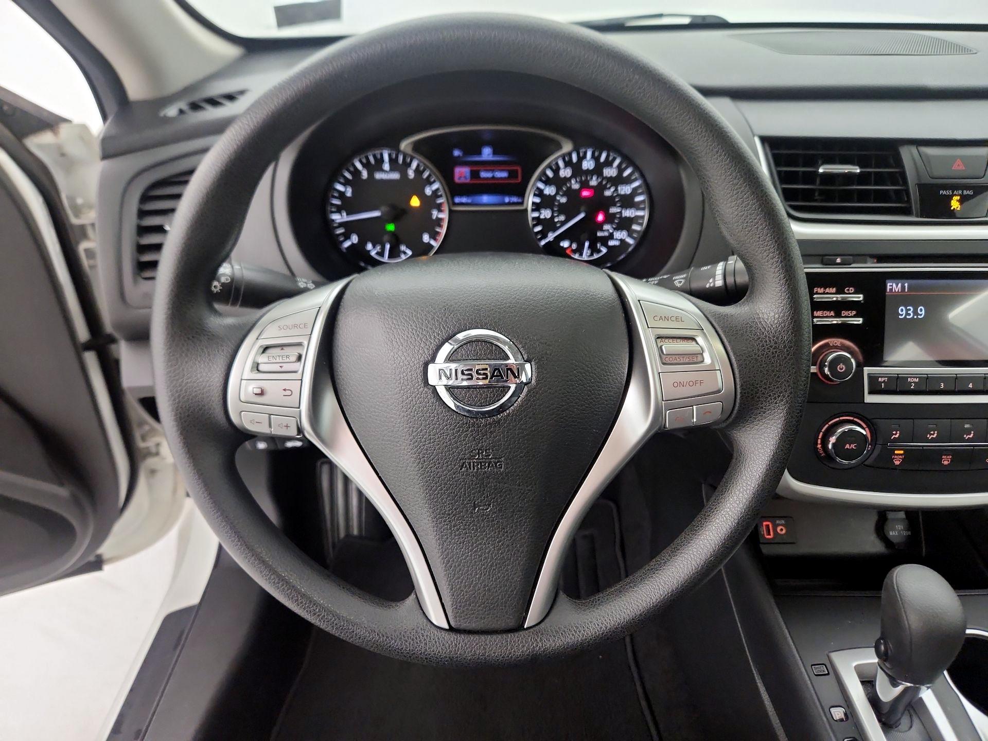 Thumbnail: 2018 Nissan Altima - 10
