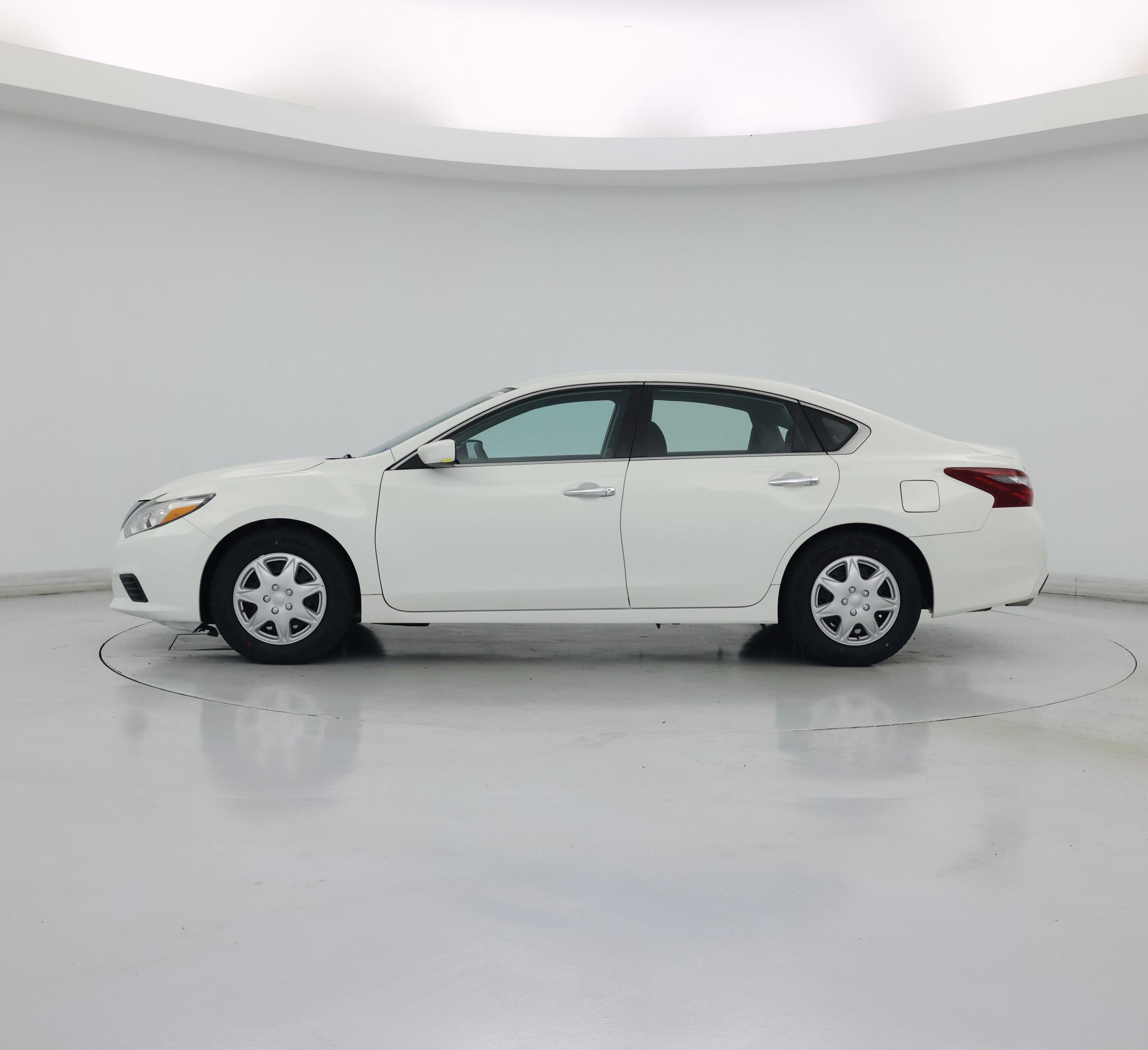 Thumbnail: 2018 Nissan Altima - 3