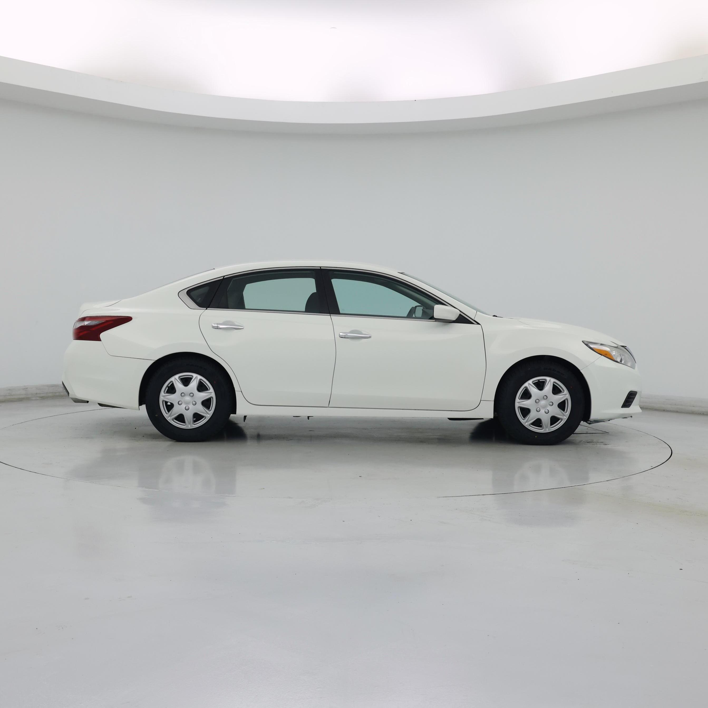 Thumbnail: 2018 Nissan Altima - 7
