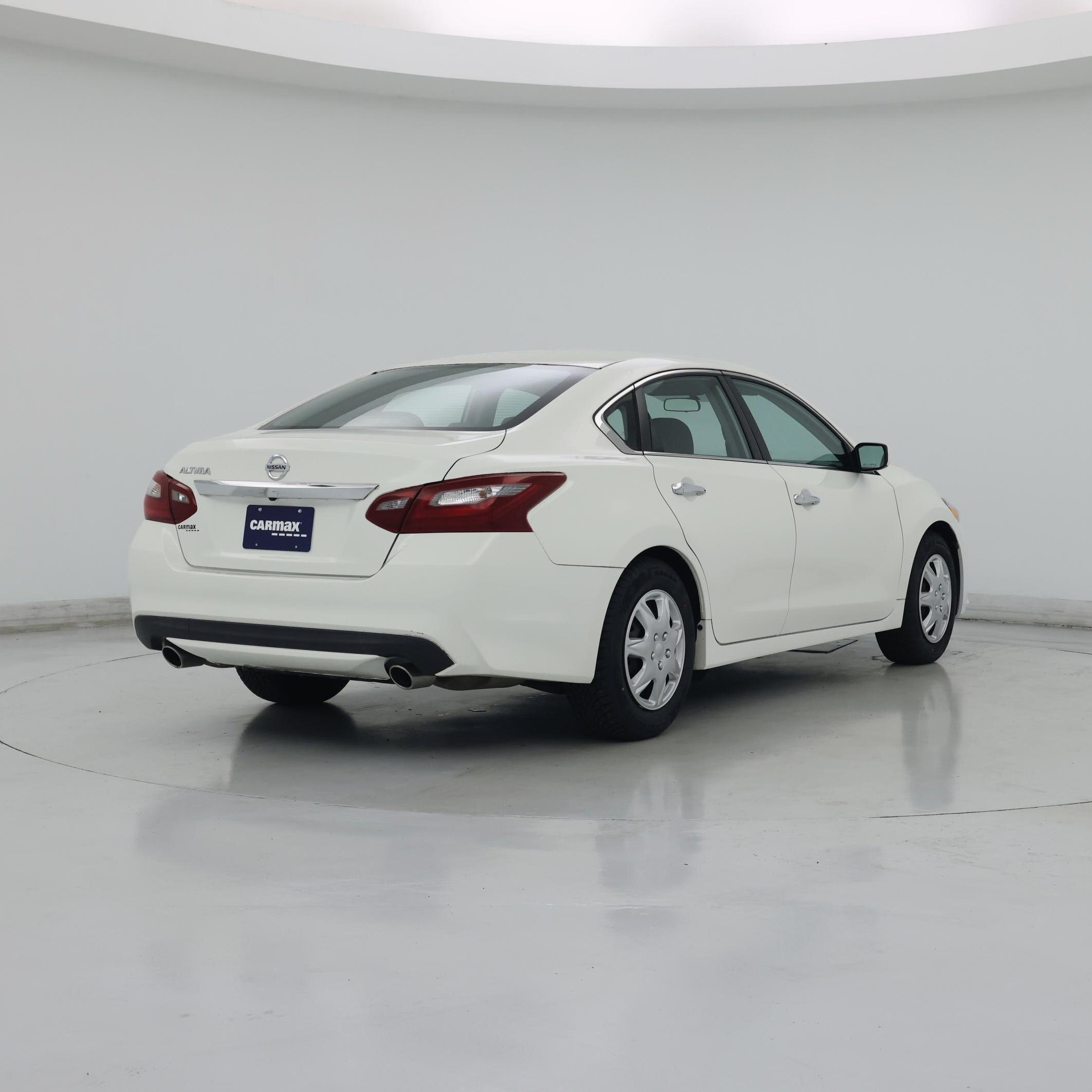 Thumbnail: 2018 Nissan Altima - 8
