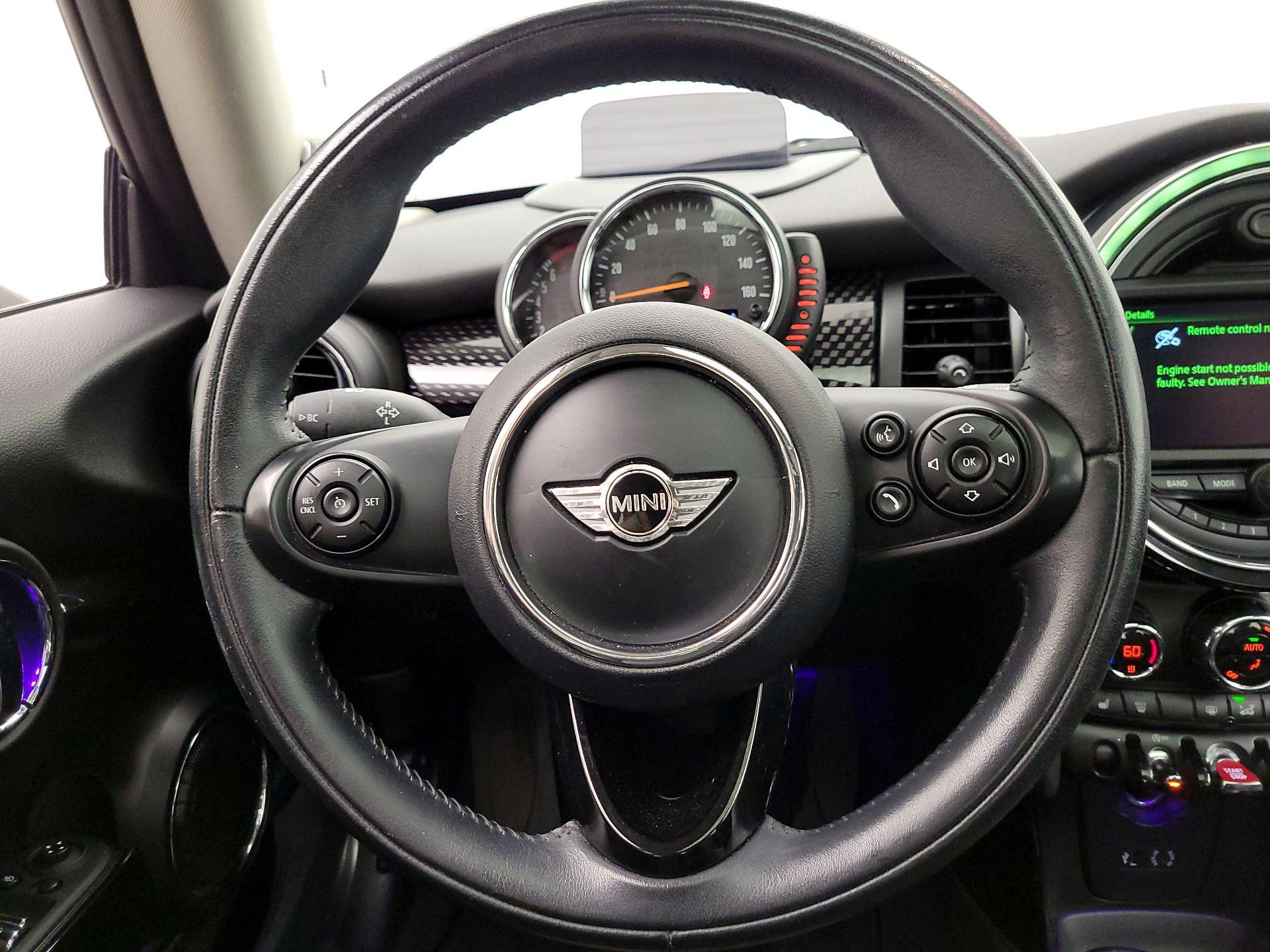 Thumbnail: 2016 MINI Cooper Hardtop - 10