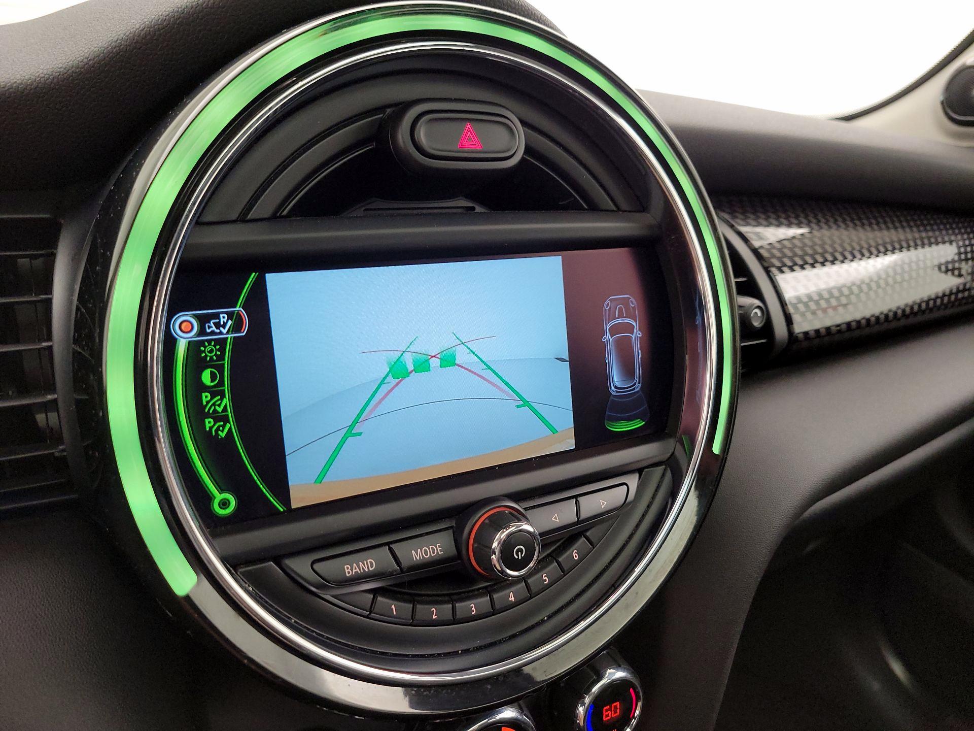 Thumbnail: 2016 MINI Cooper Hardtop - 15