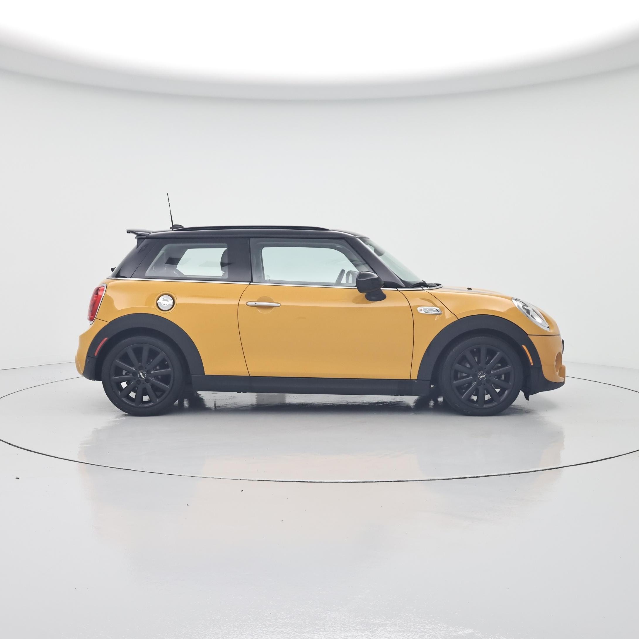 Thumbnail: 2016 MINI Cooper Hardtop - 7