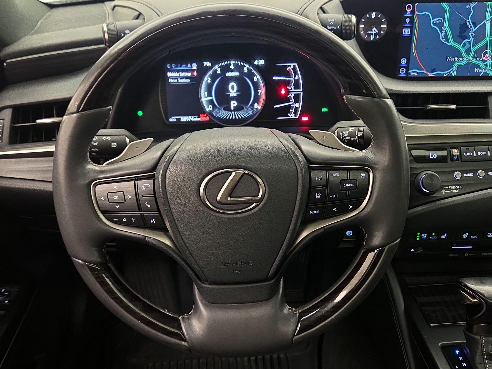Thumbnail: 2019 Lexus ES - 10