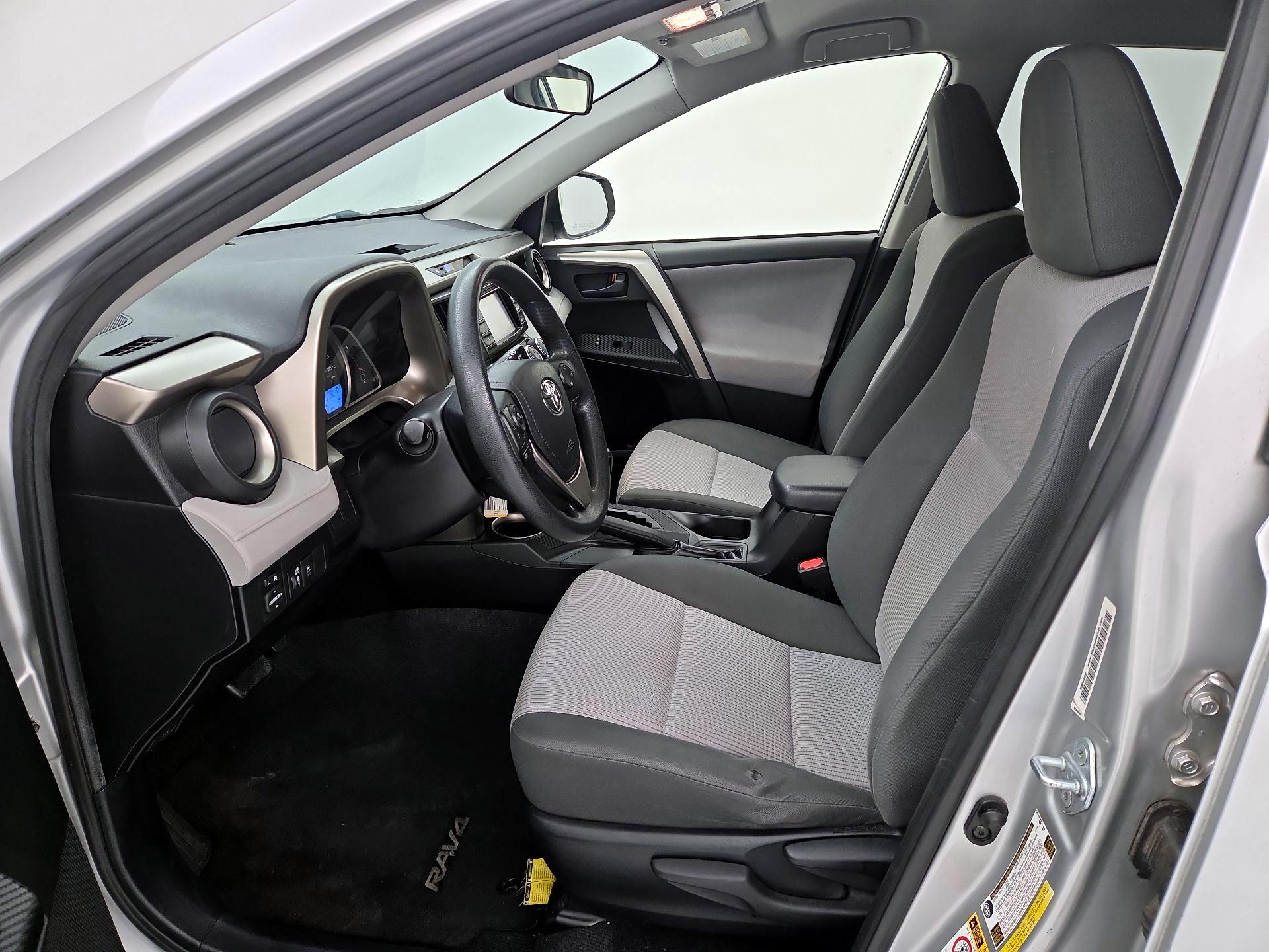 Thumbnail: 2015 Toyota RAV4 - 11