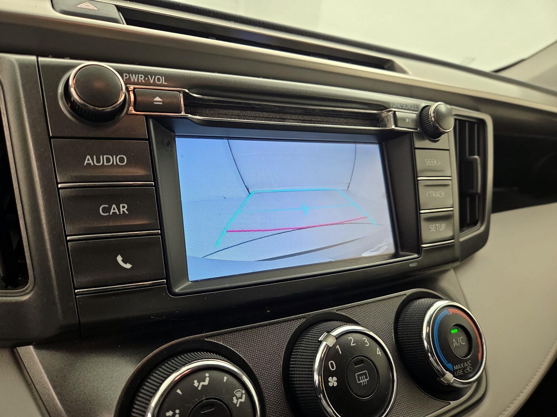 Thumbnail: 2015 Toyota RAV4 - 14
