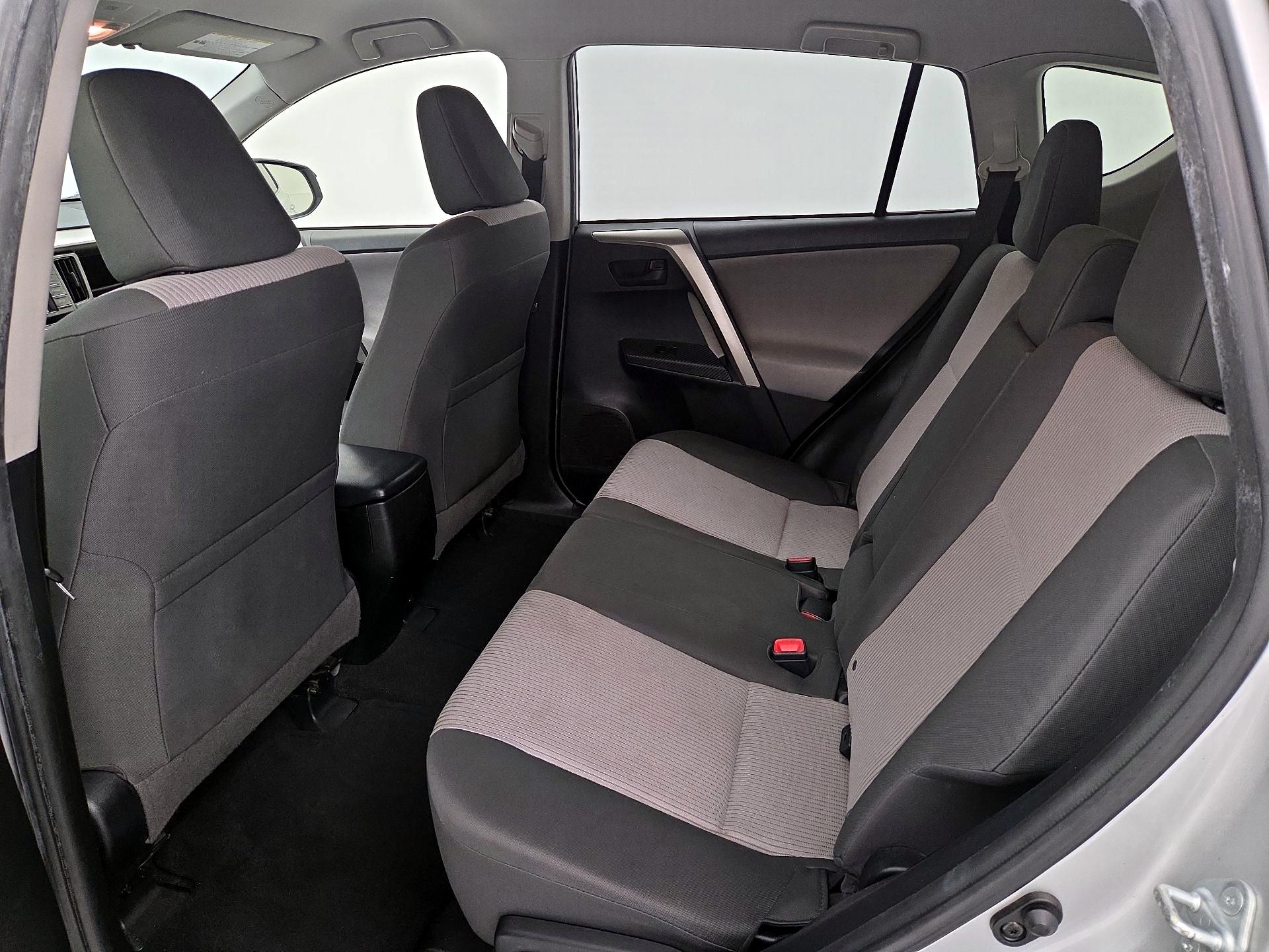 Thumbnail: 2015 Toyota RAV4 - 19