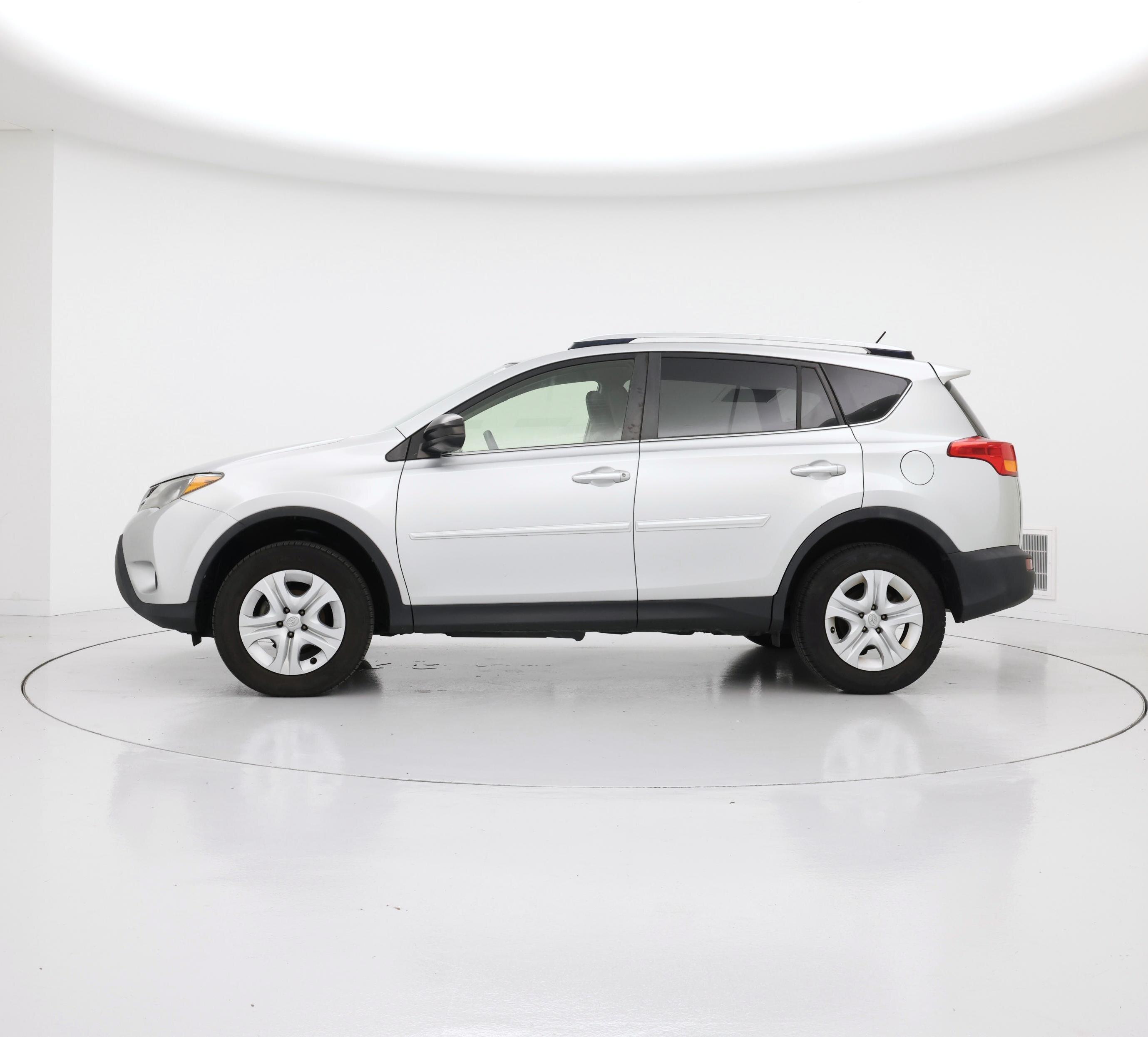 Thumbnail: 2015 Toyota RAV4 - 3