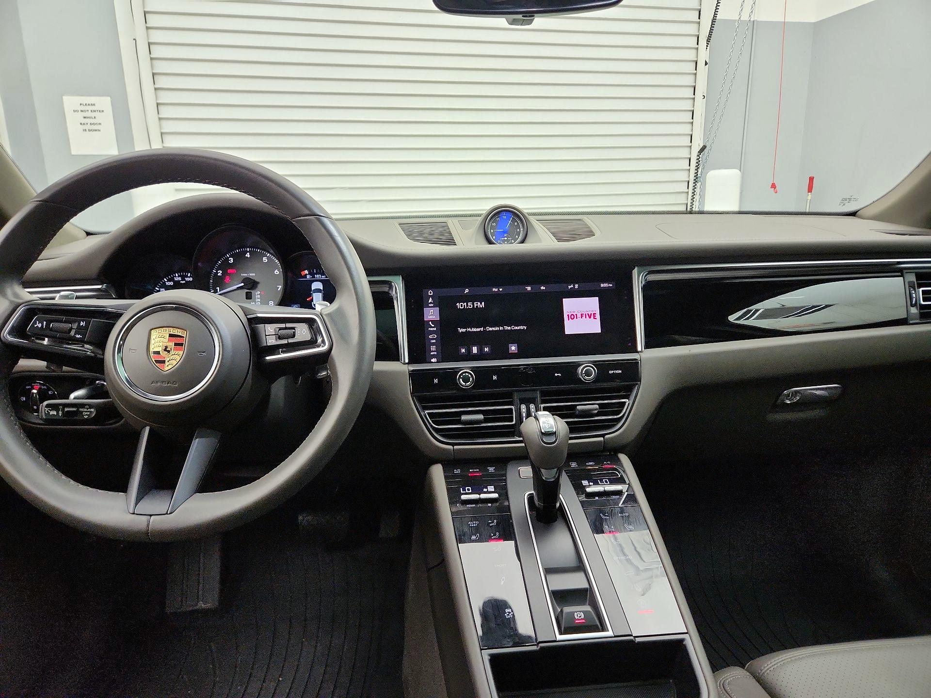 Thumbnail: 2023 Porsche Macan - 9