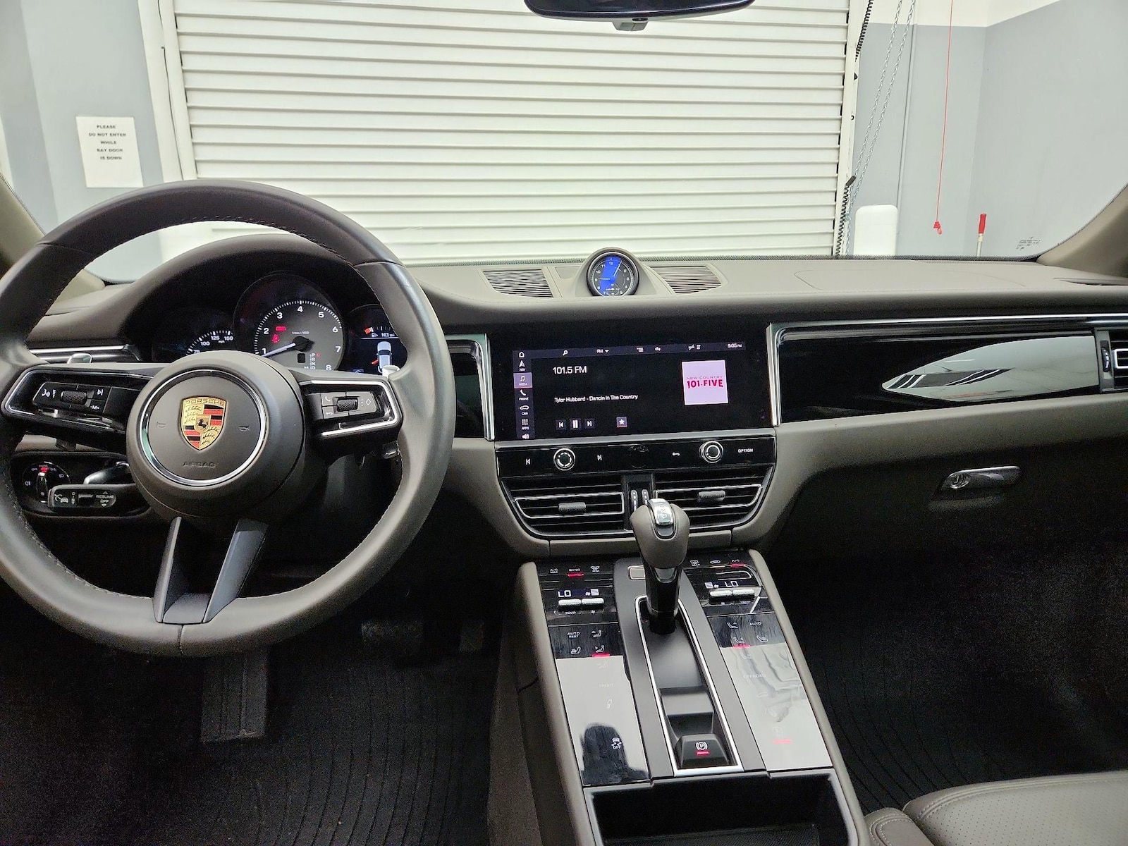 Photo 10