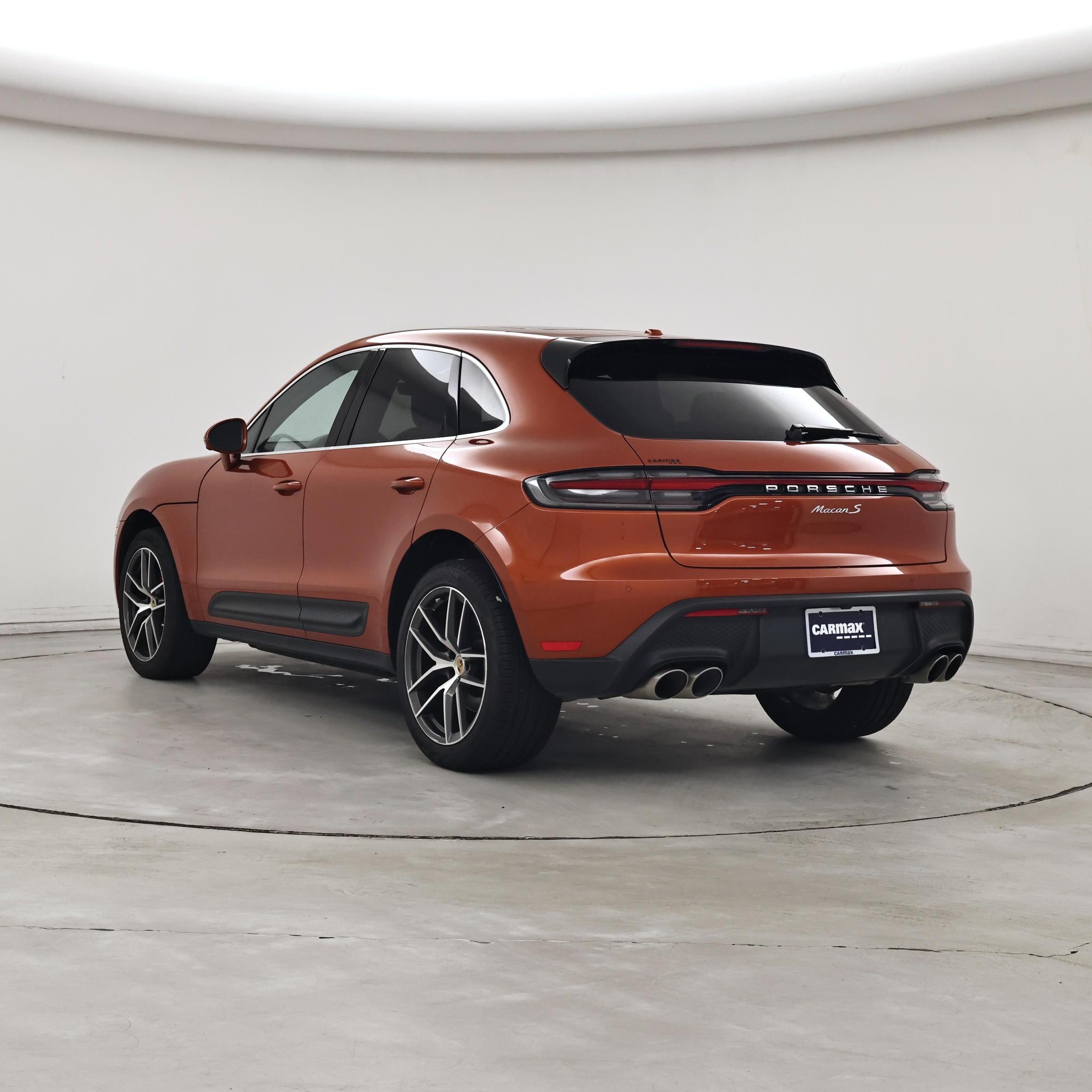 Thumbnail: 2023 Porsche Macan - 2
