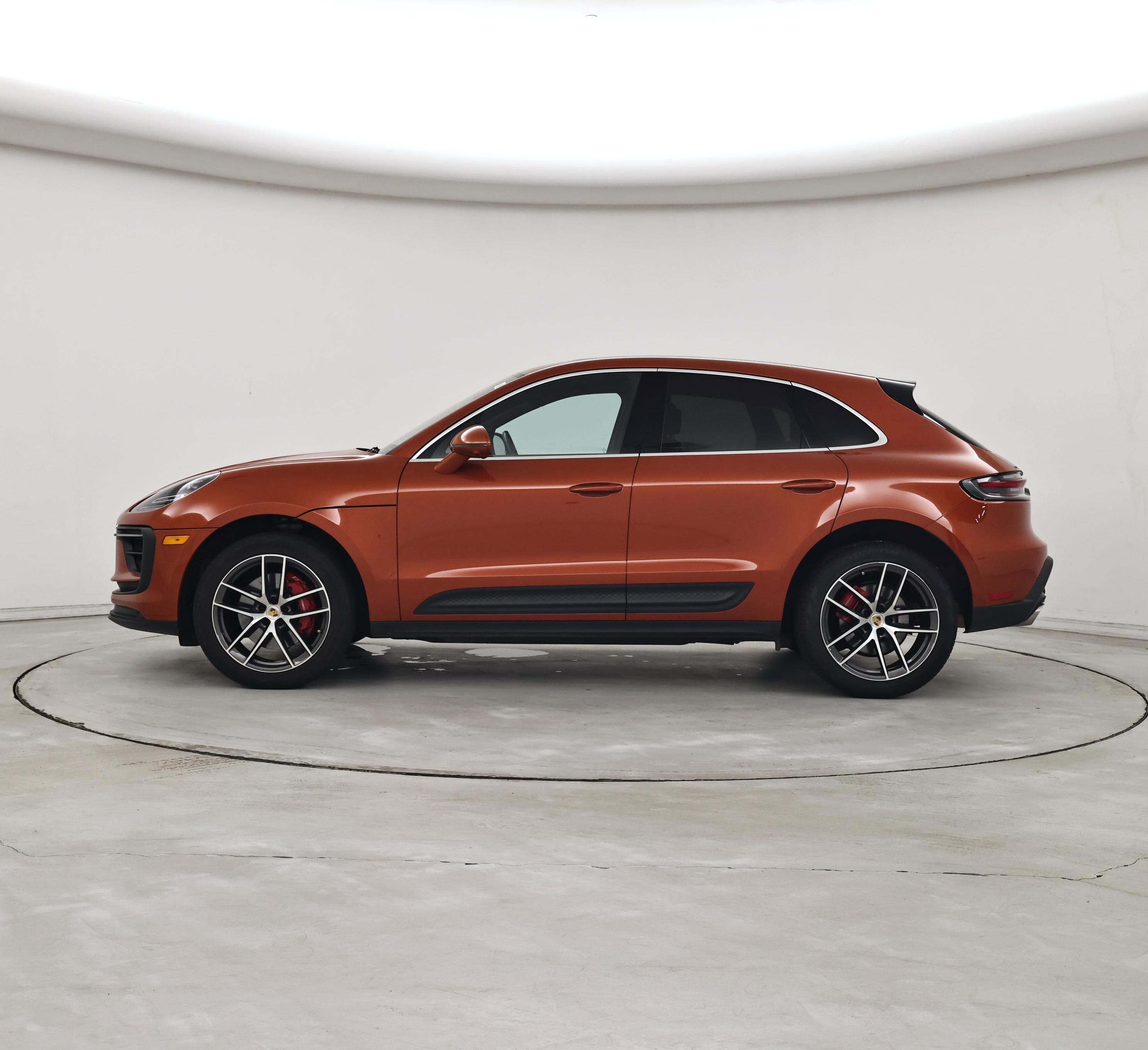 Thumbnail: 2023 Porsche Macan - 3
