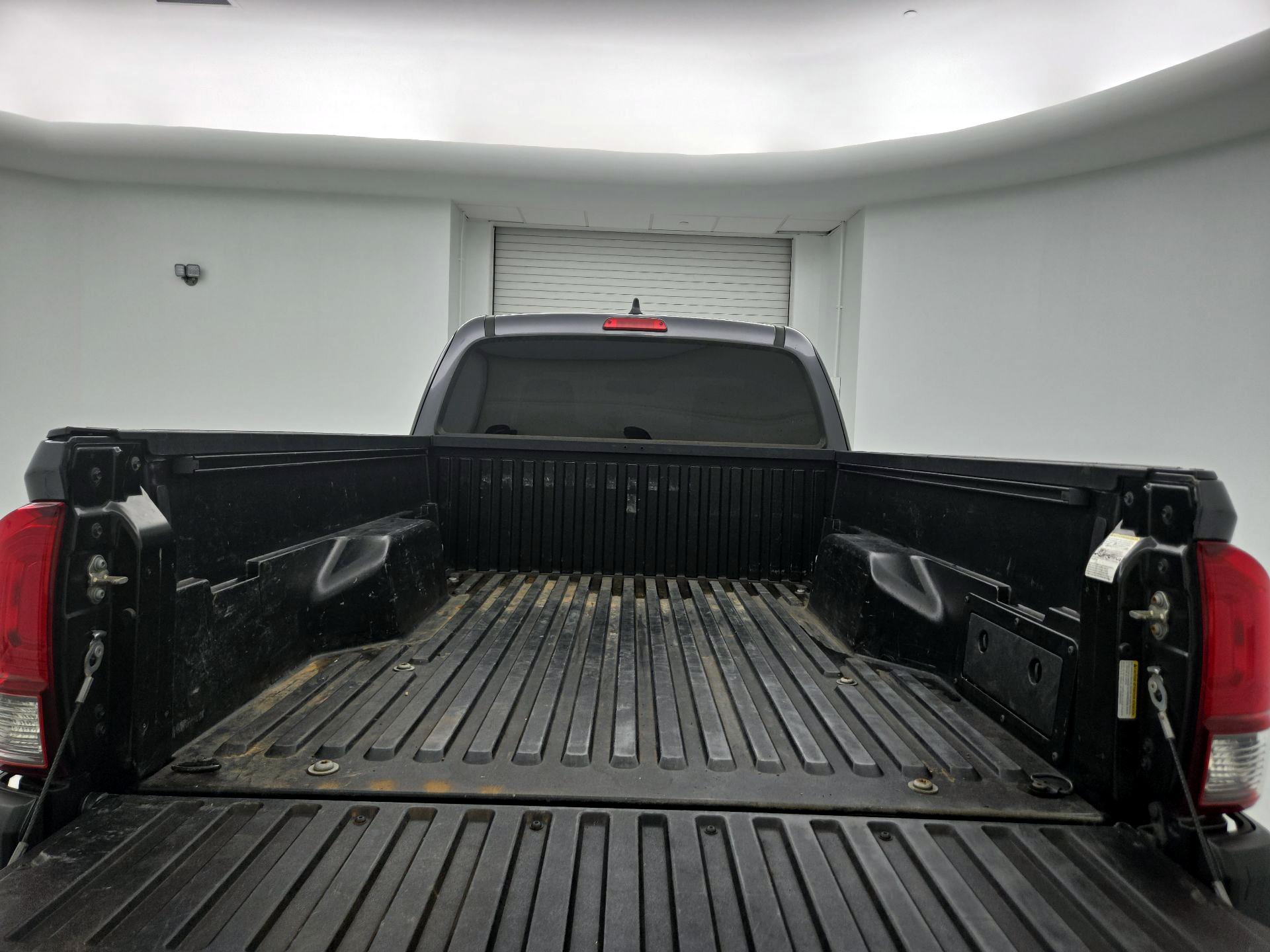Thumbnail: 2020 Toyota Tacoma - 20