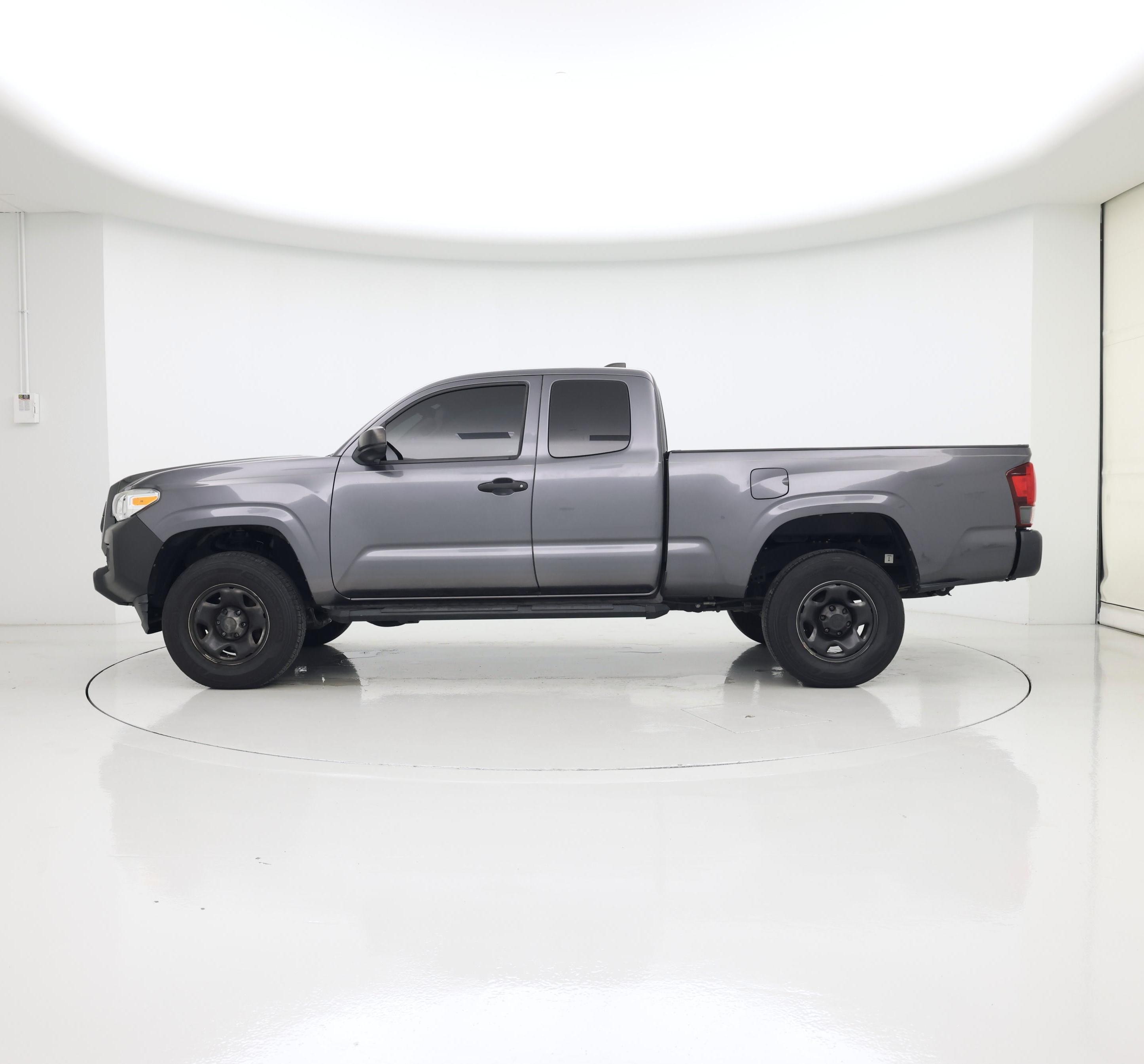 Thumbnail: 2020 Toyota Tacoma - 3