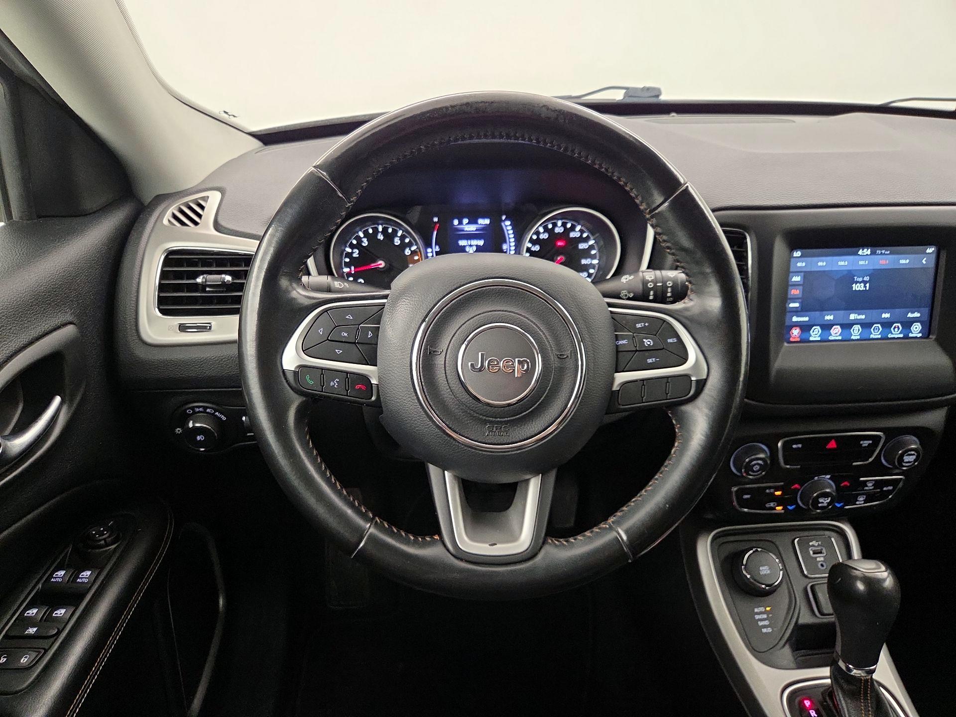 Thumbnail: 2020 Jeep Compass - 10