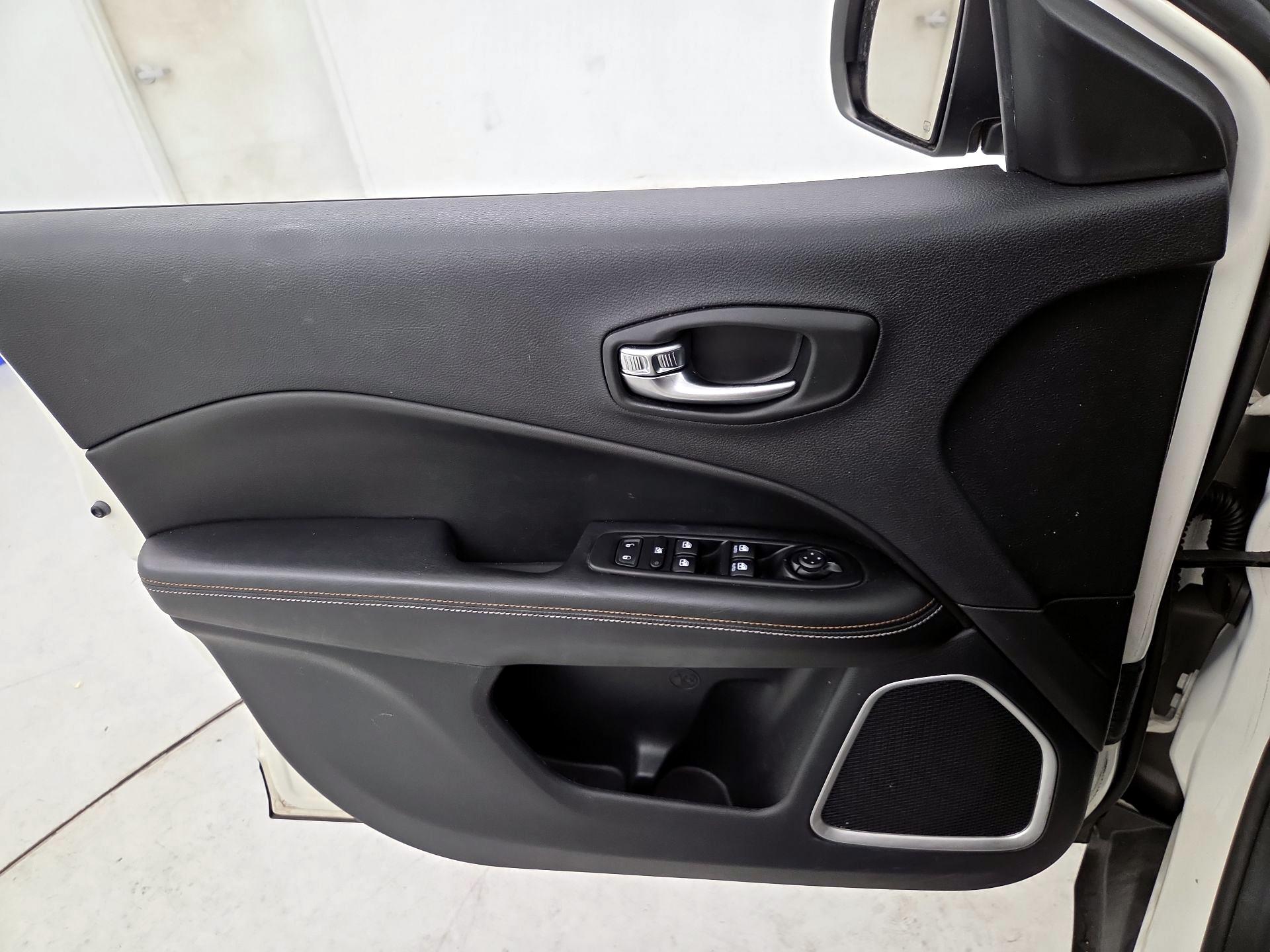 Thumbnail: 2020 Jeep Compass - 12