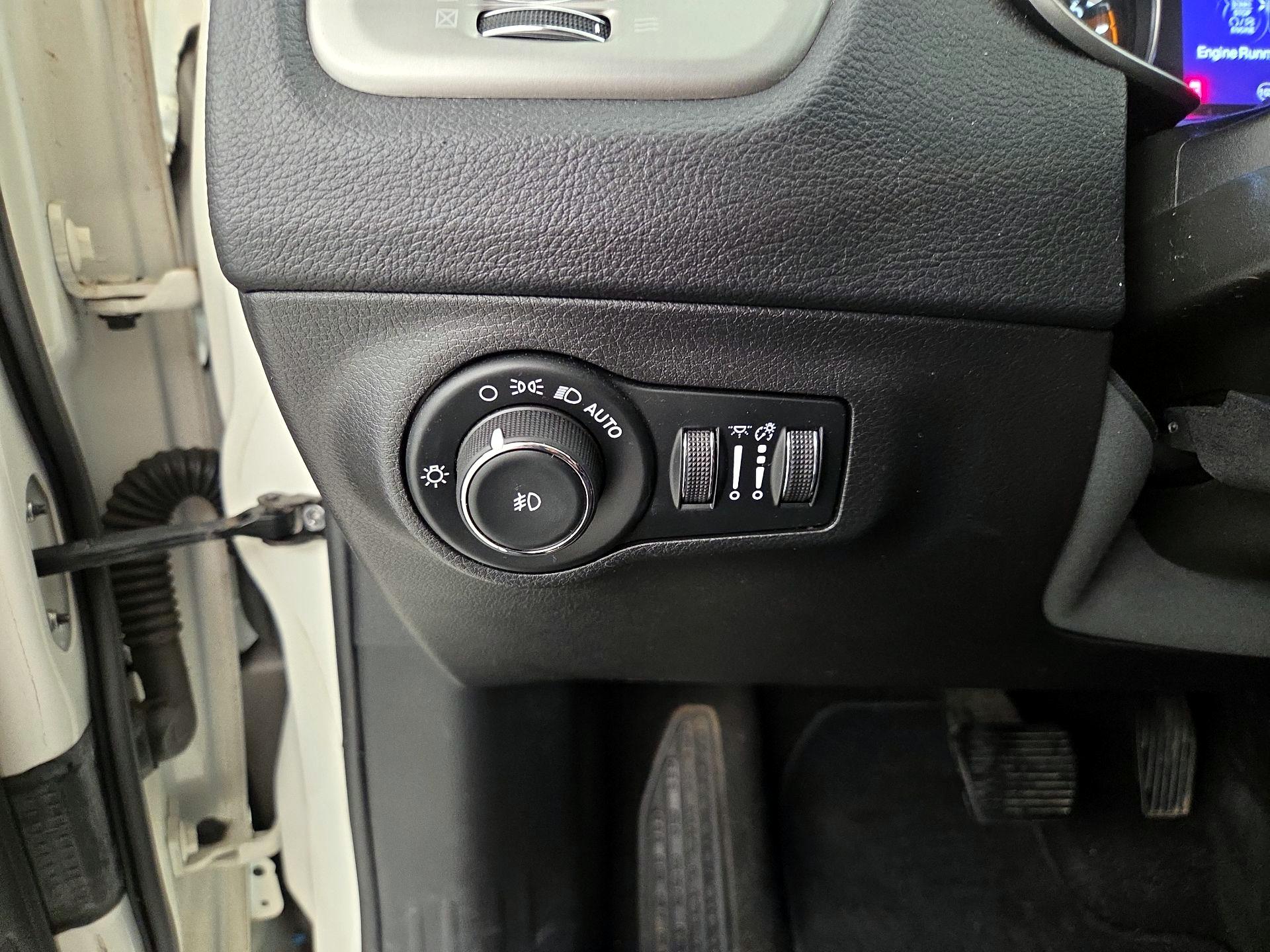 Thumbnail: 2020 Jeep Compass - 13