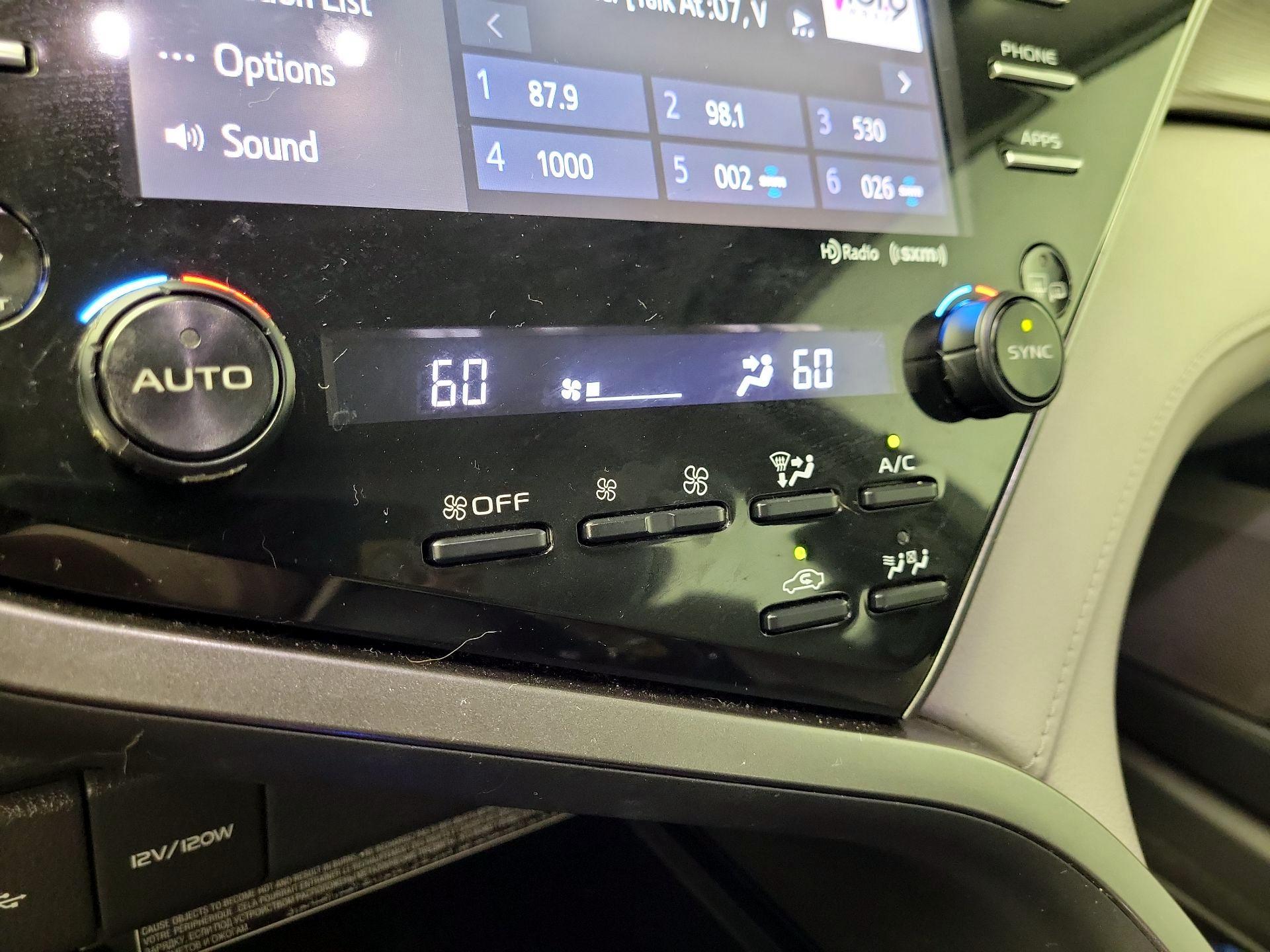 Thumbnail: 2020 Toyota Camry - 16