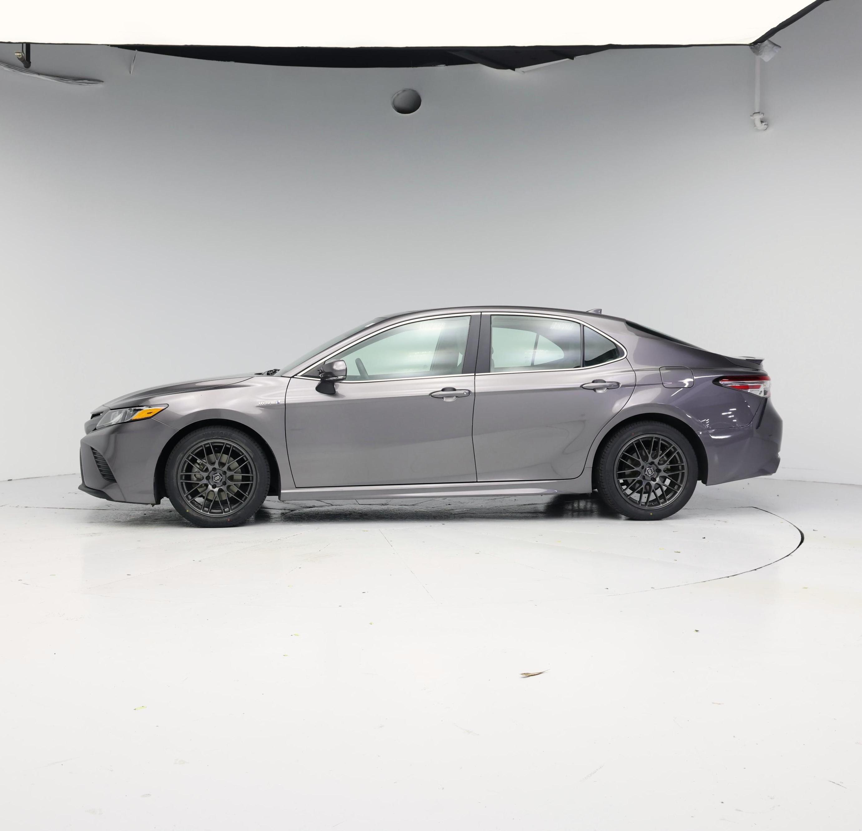 Thumbnail: 2020 Toyota Camry - 3