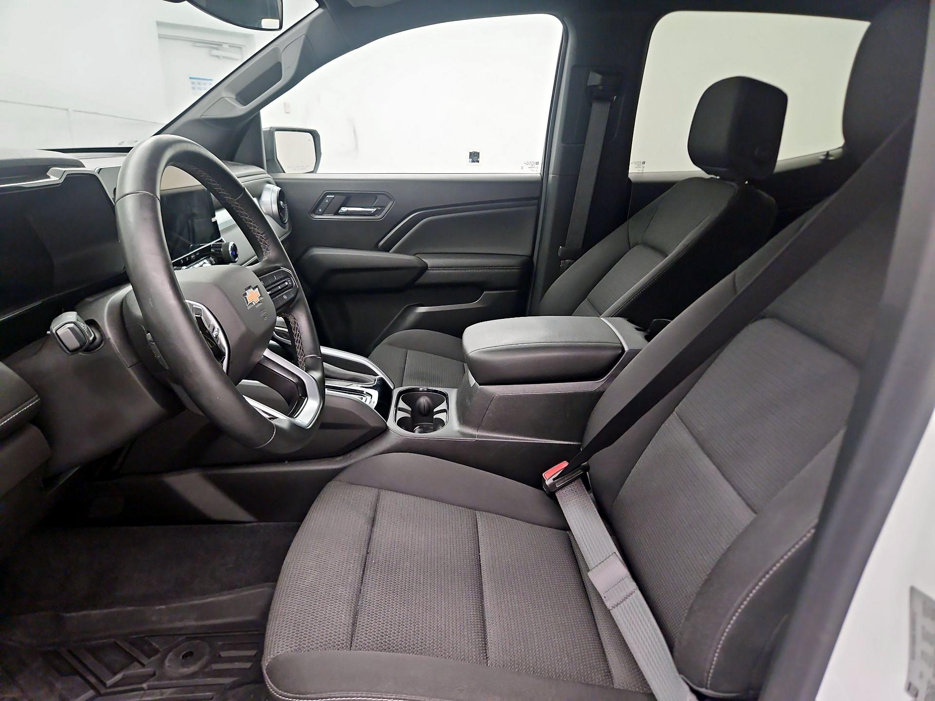 Thumbnail: 2023 Chevrolet Colorado - 9