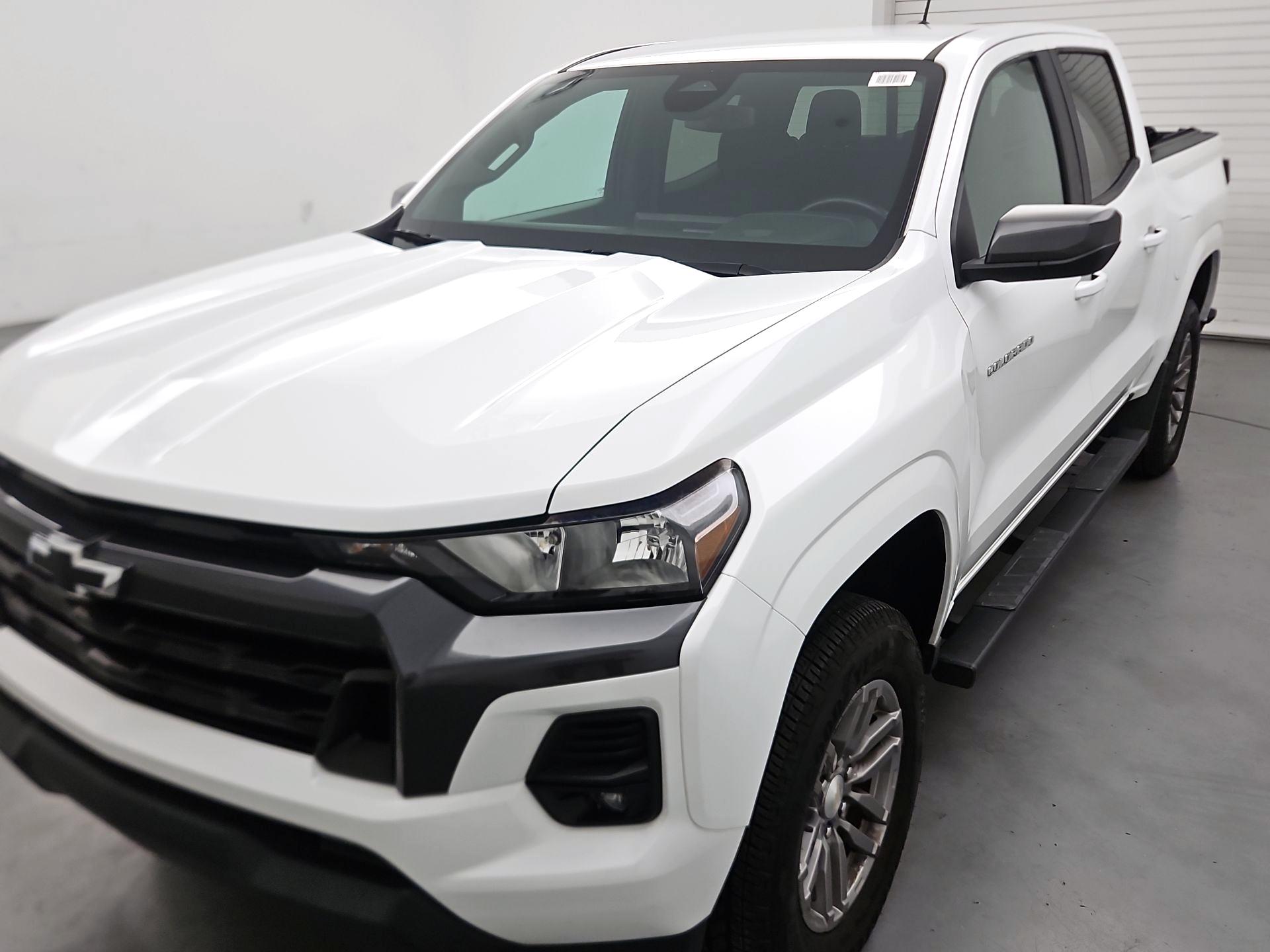 Thumbnail: 2023 Chevrolet Colorado - 3