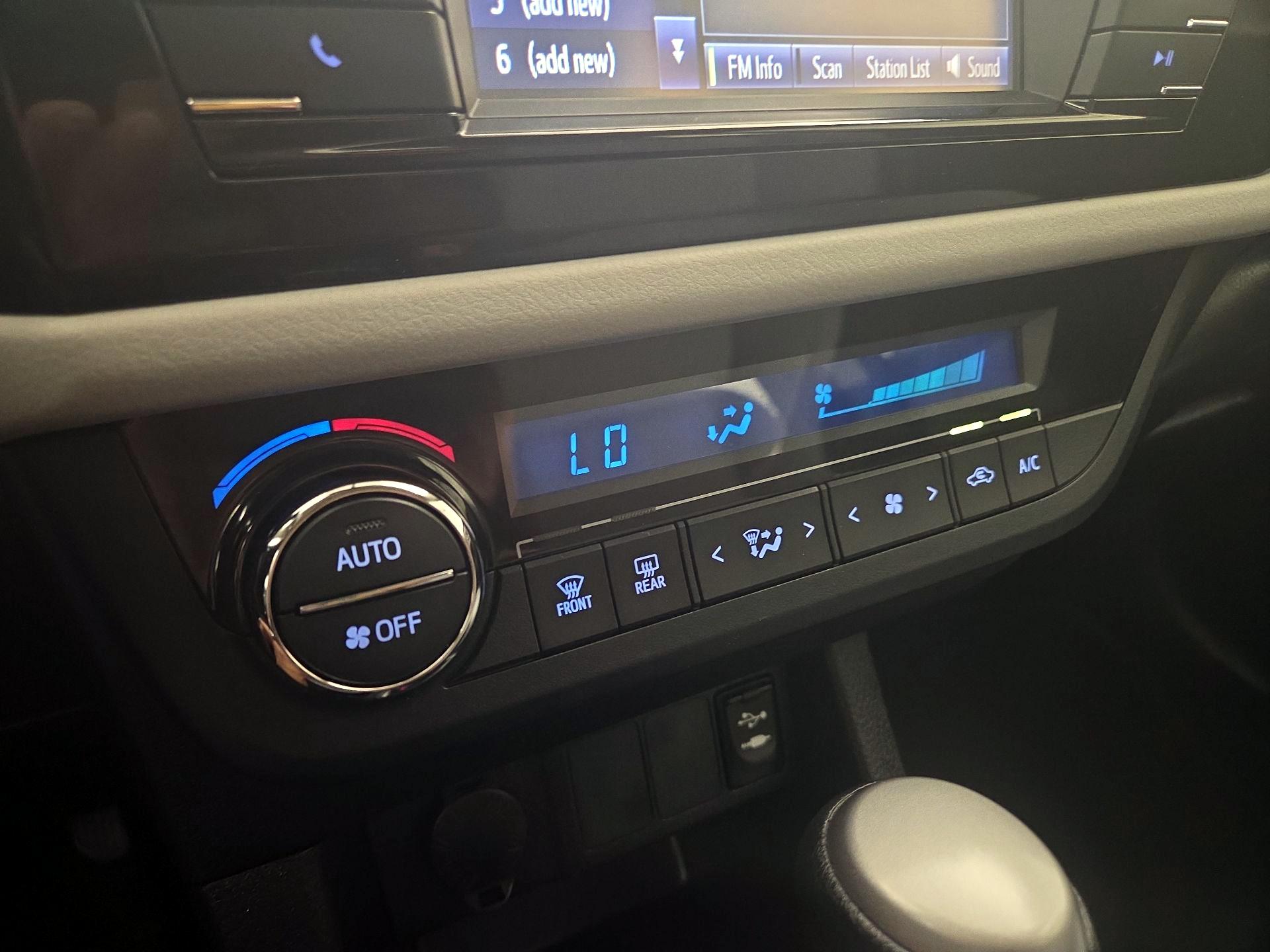 Thumbnail: 2016 Toyota Corolla - 16