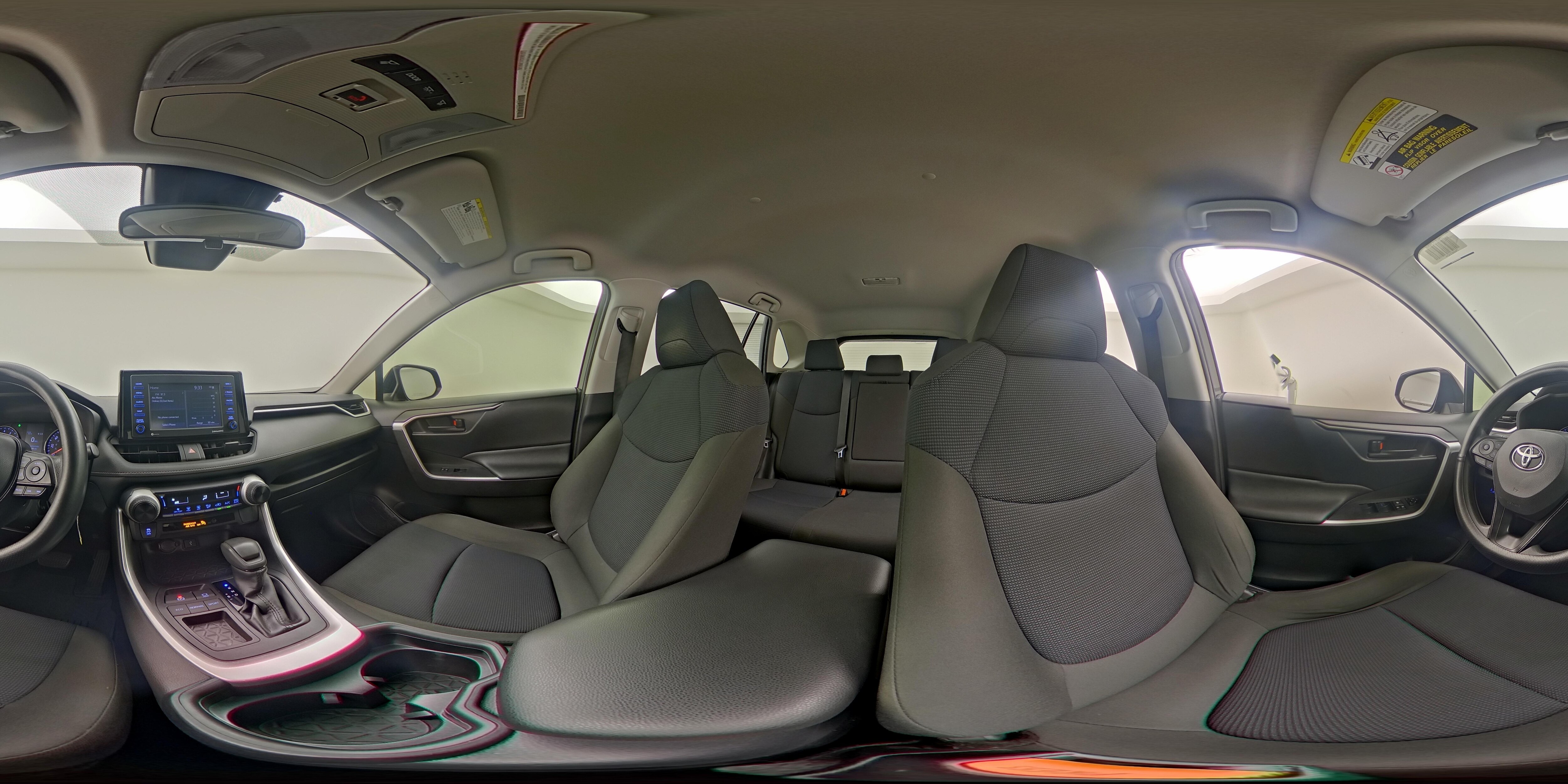 2020 Toyota RAV4 LE - Photo 24