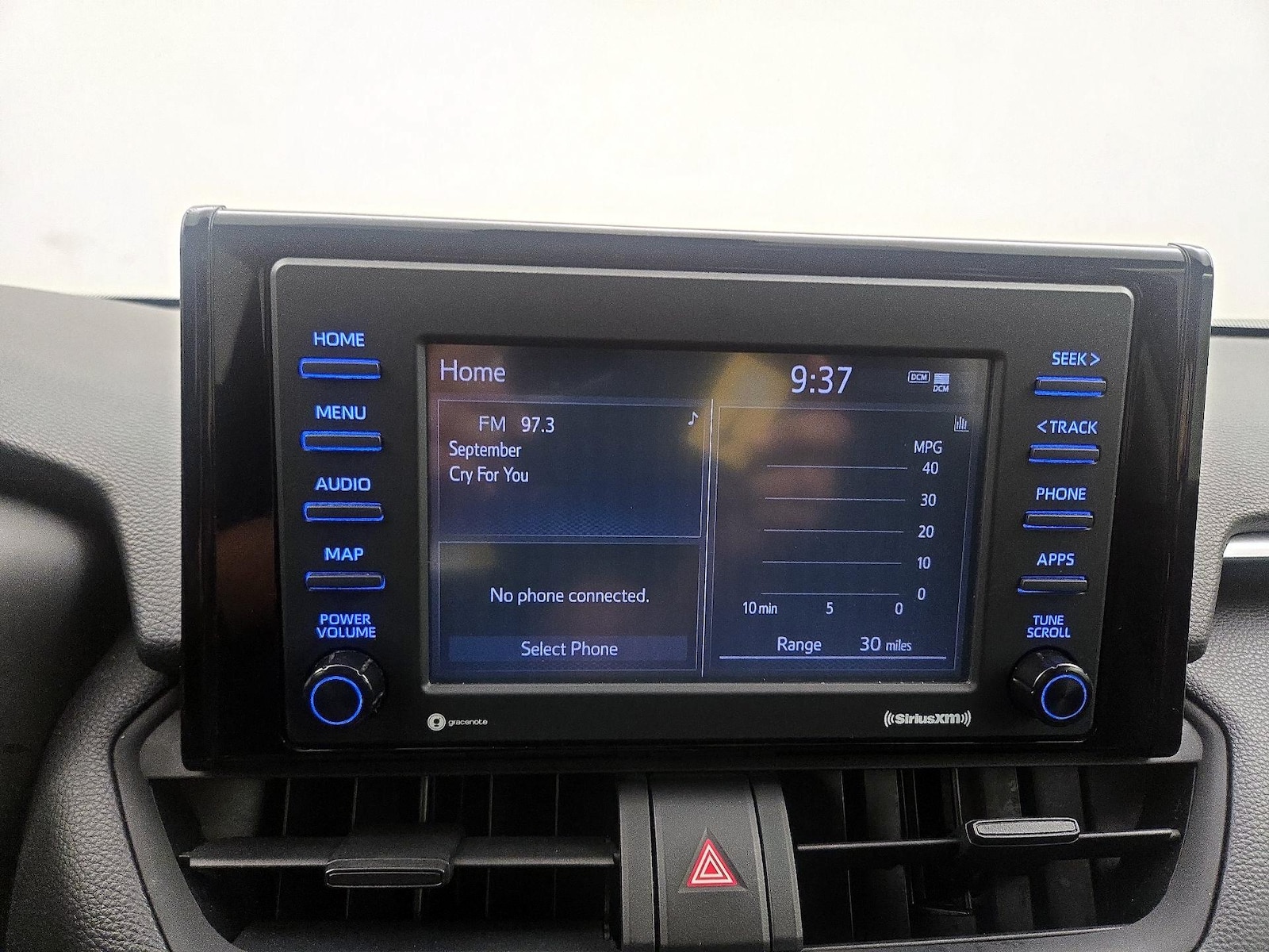 2020 Toyota RAV4 LE - Photo 16