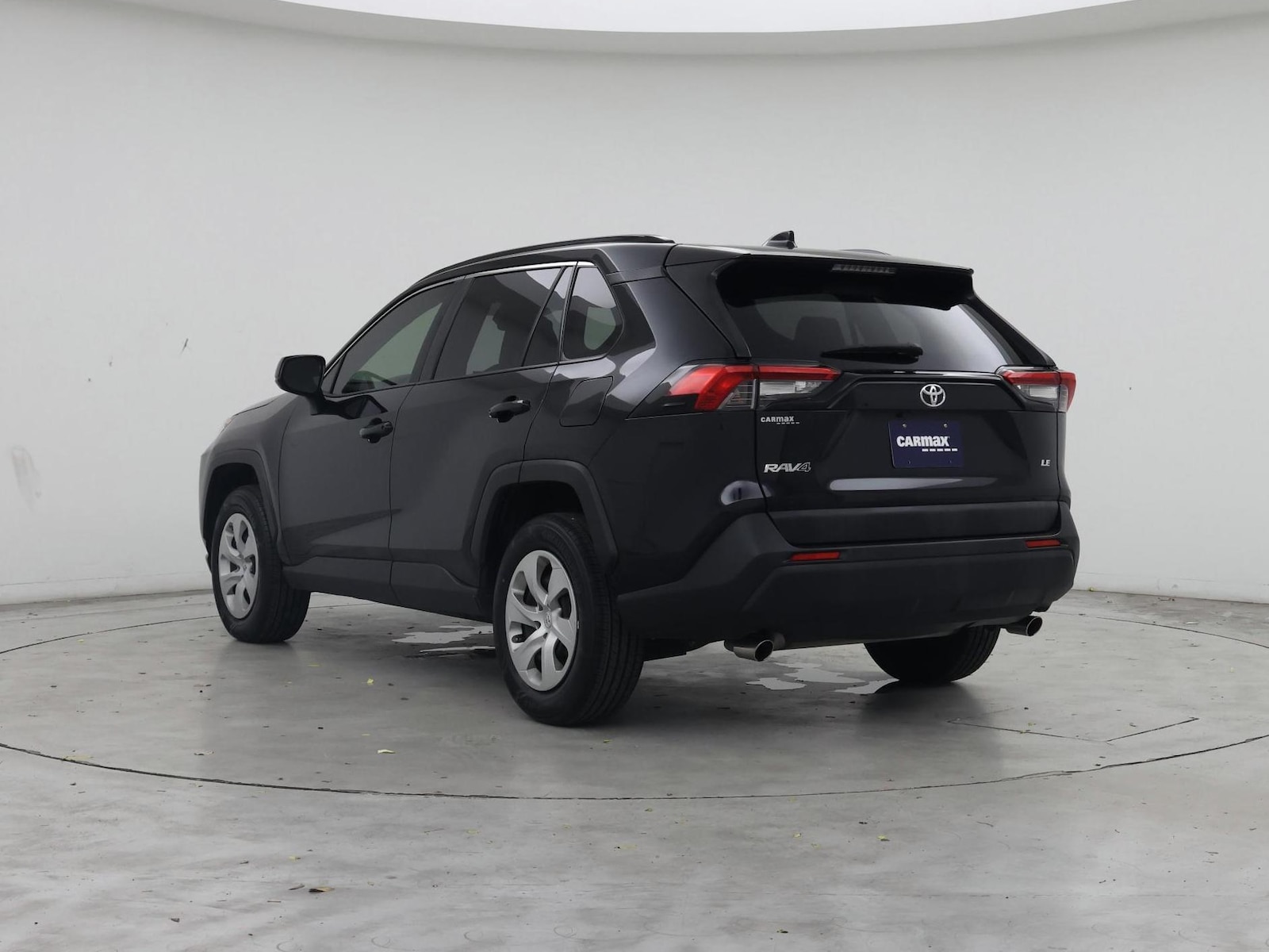 2020 Toyota RAV4 LE - Photo 3