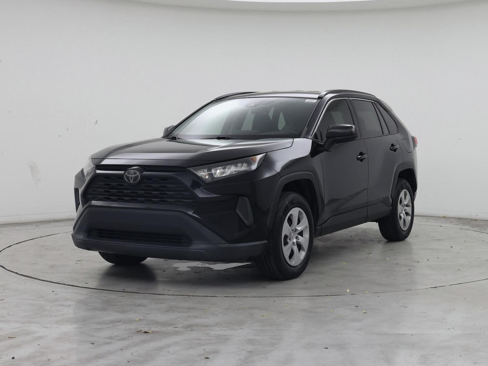 2020 Toyota RAV4 LE - Photo 5