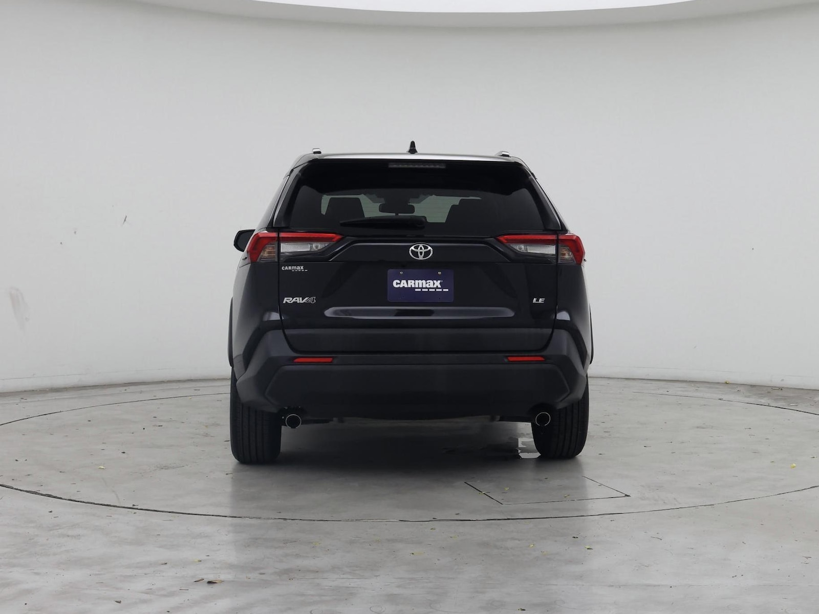 2020 Toyota RAV4 LE - Photo 7