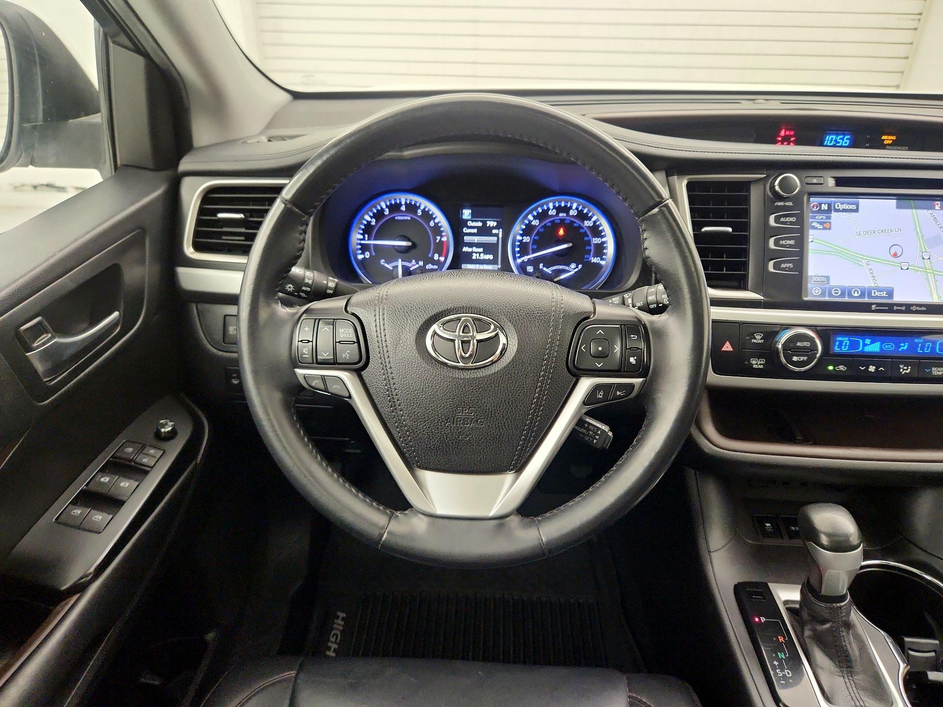 Thumbnail: 2019 Toyota Highlander - 10