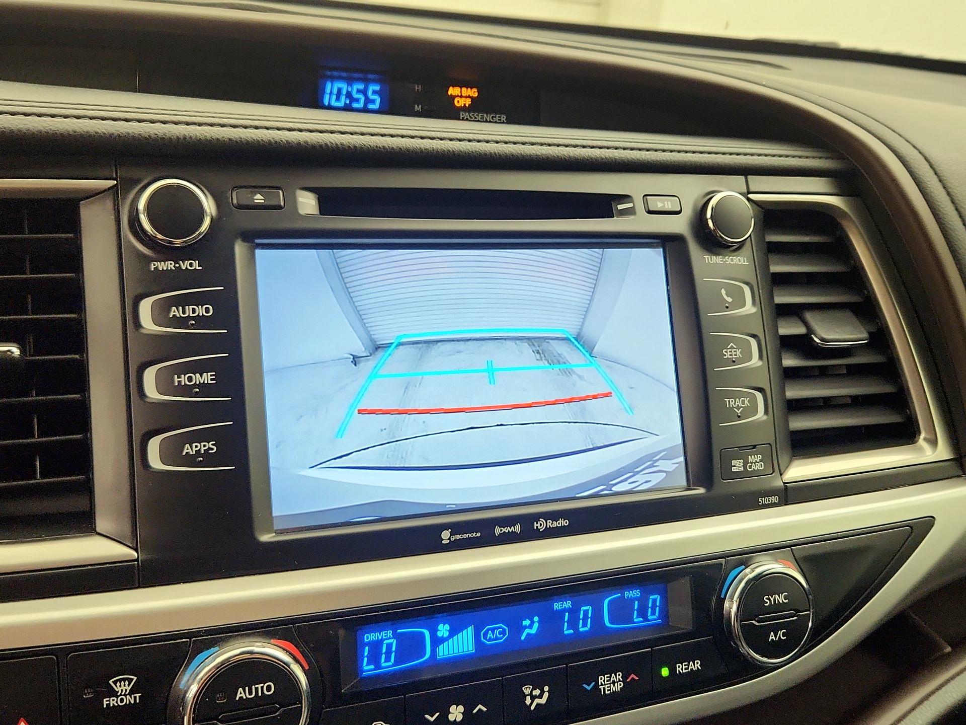 Thumbnail: 2019 Toyota Highlander - 15