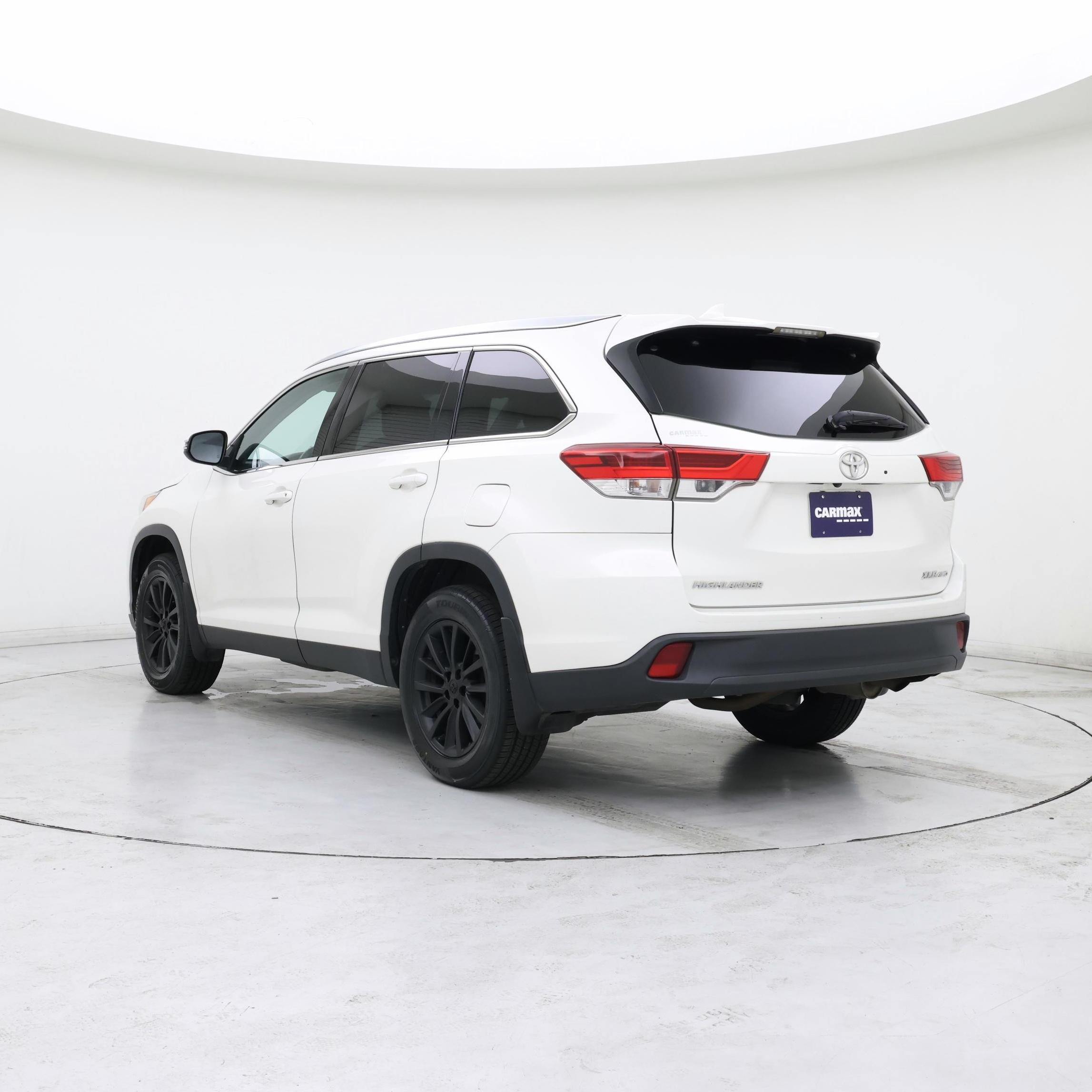 Thumbnail: 2019 Toyota Highlander - 2