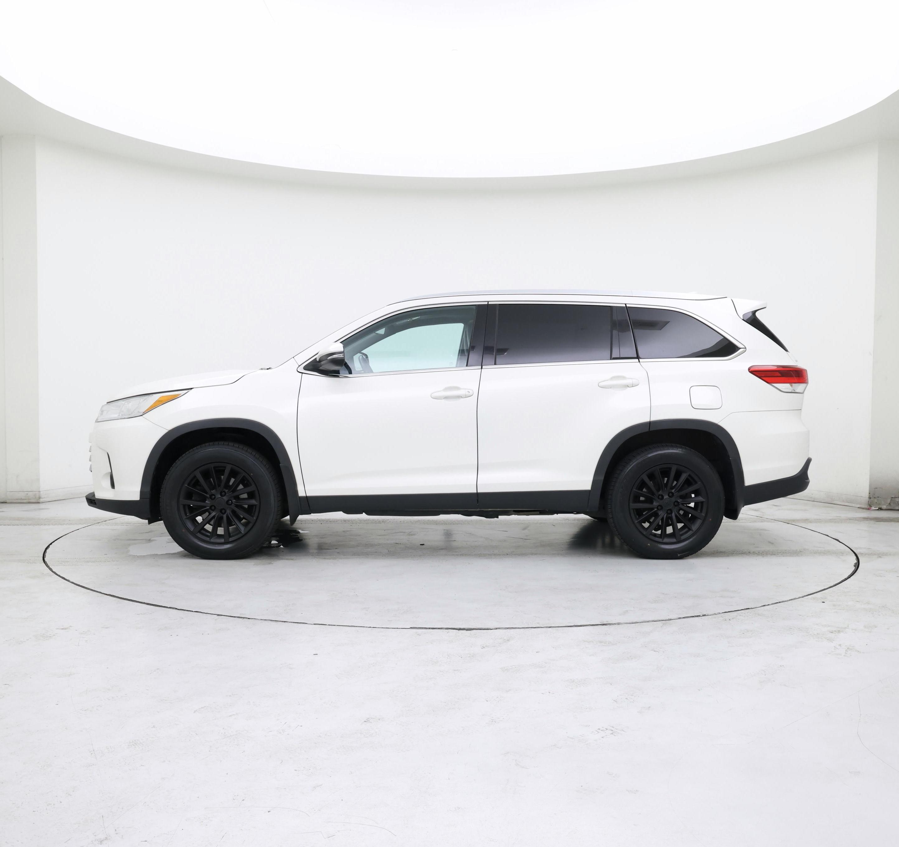 Thumbnail: 2019 Toyota Highlander - 3