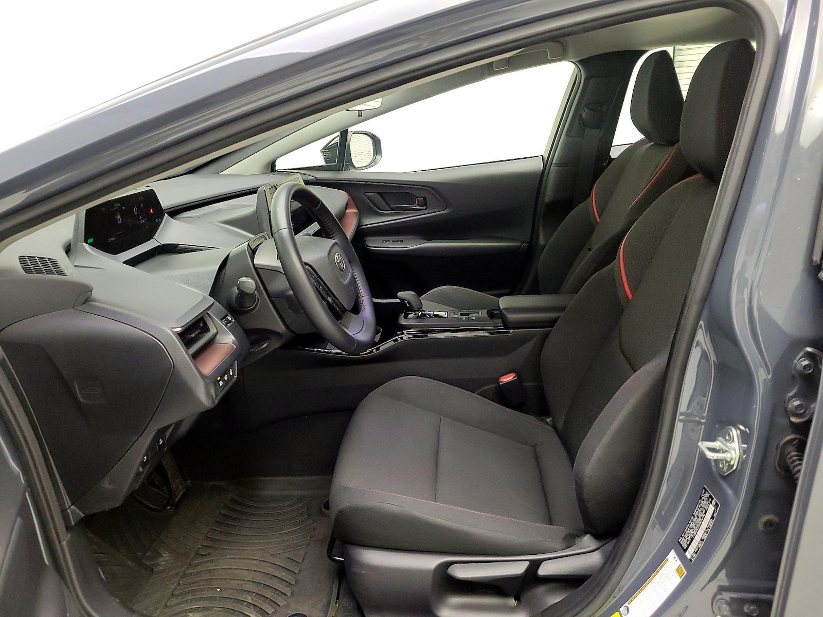 2024 Toyota Prius Prime SE - Photo 12