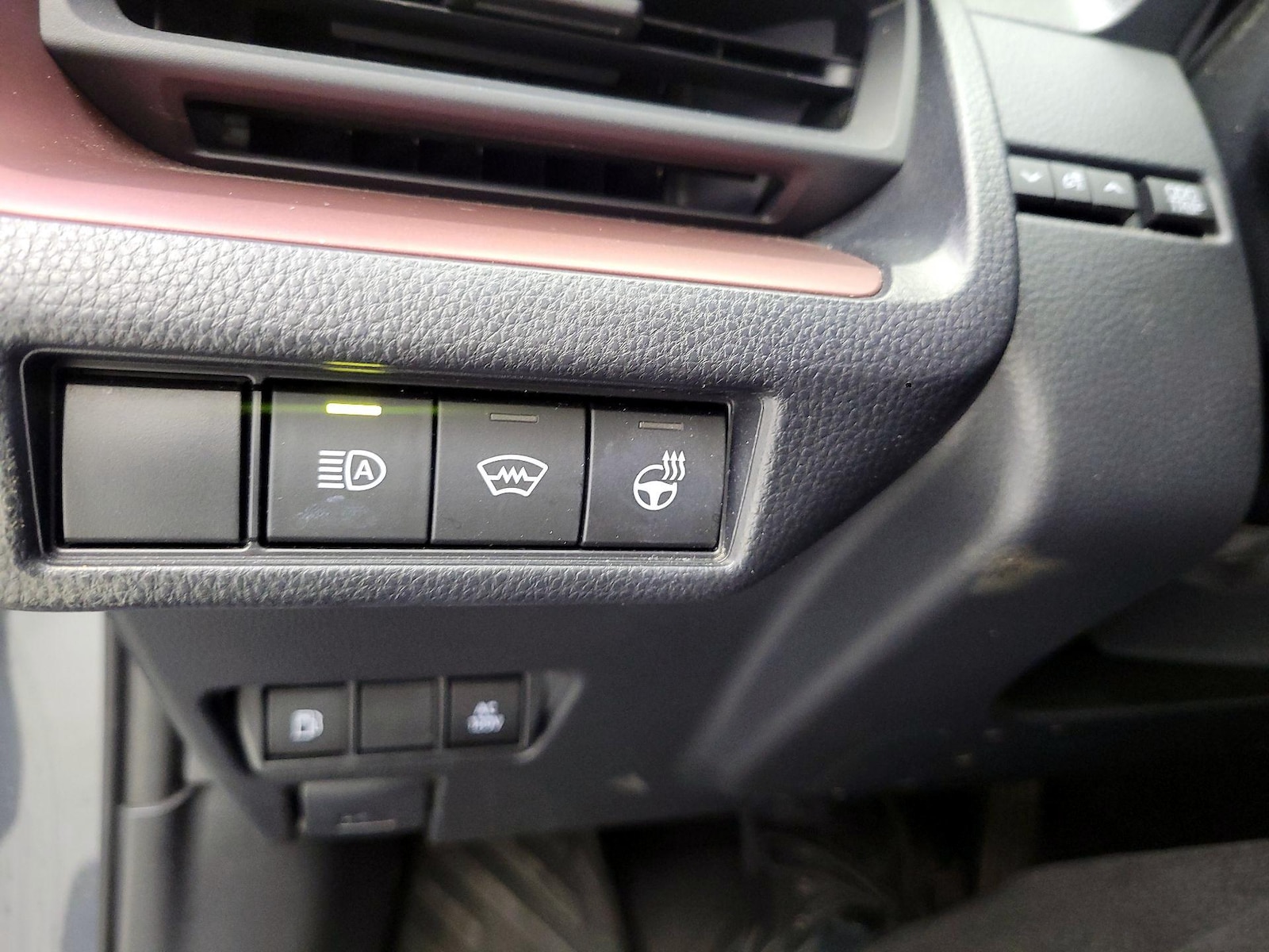 2024 Toyota Prius Prime SE - Photo 14